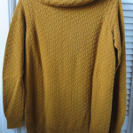 Thumbnail for Tricot avec grand col.