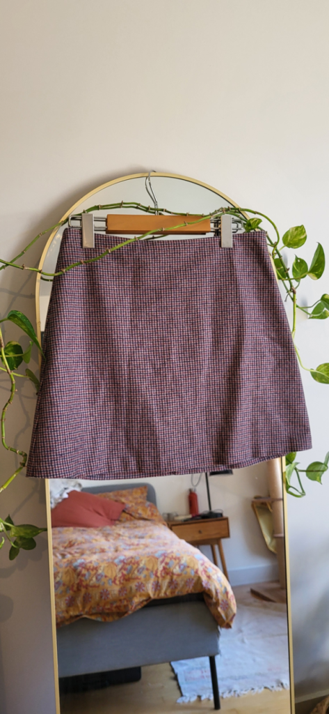 Featured image for Aritizia Mini jupe à carreau