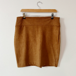 Featured thumbnail for Jupe courte faux suede