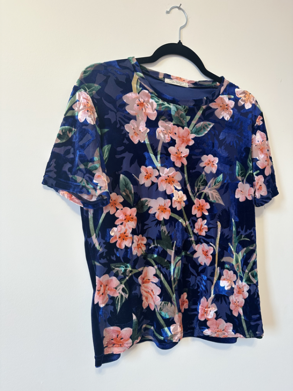 Image for Joli chandail fleuri zara