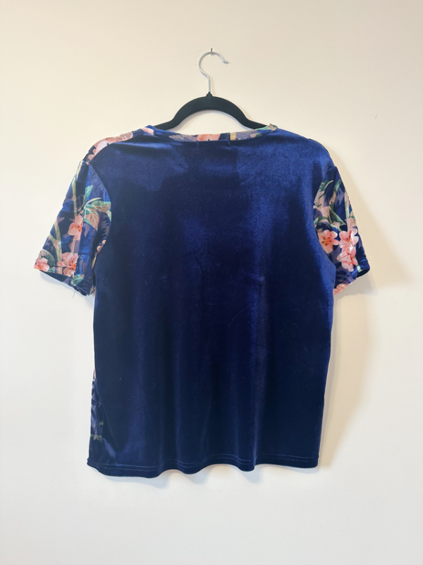 Image for Joli chandail fleuri zara