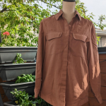 Featured thumbnail for Jolie chemise brun rouille décontractée de marque Dynamite