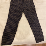 Featured thumbnail for Pantalon noir avec motifs dorés