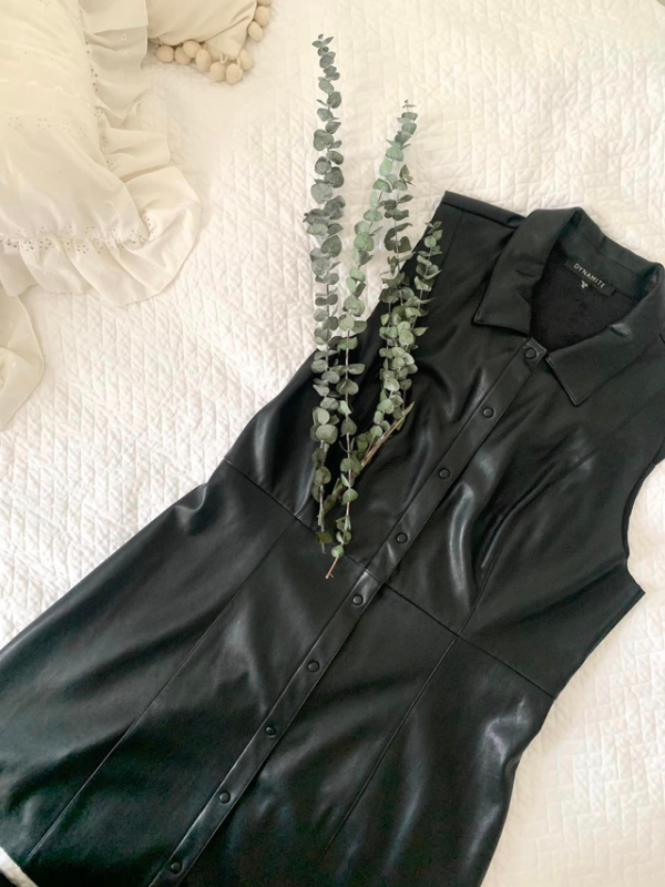 Featured image for Robe en faux cuir Dynamite / Dynamite faux leather dress