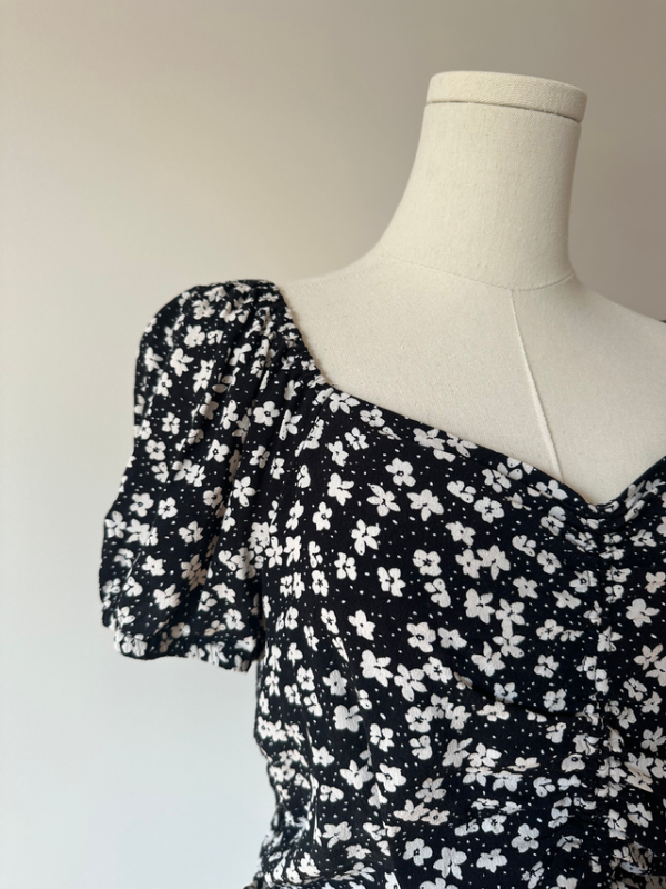 Image for Crop top noir fleuri