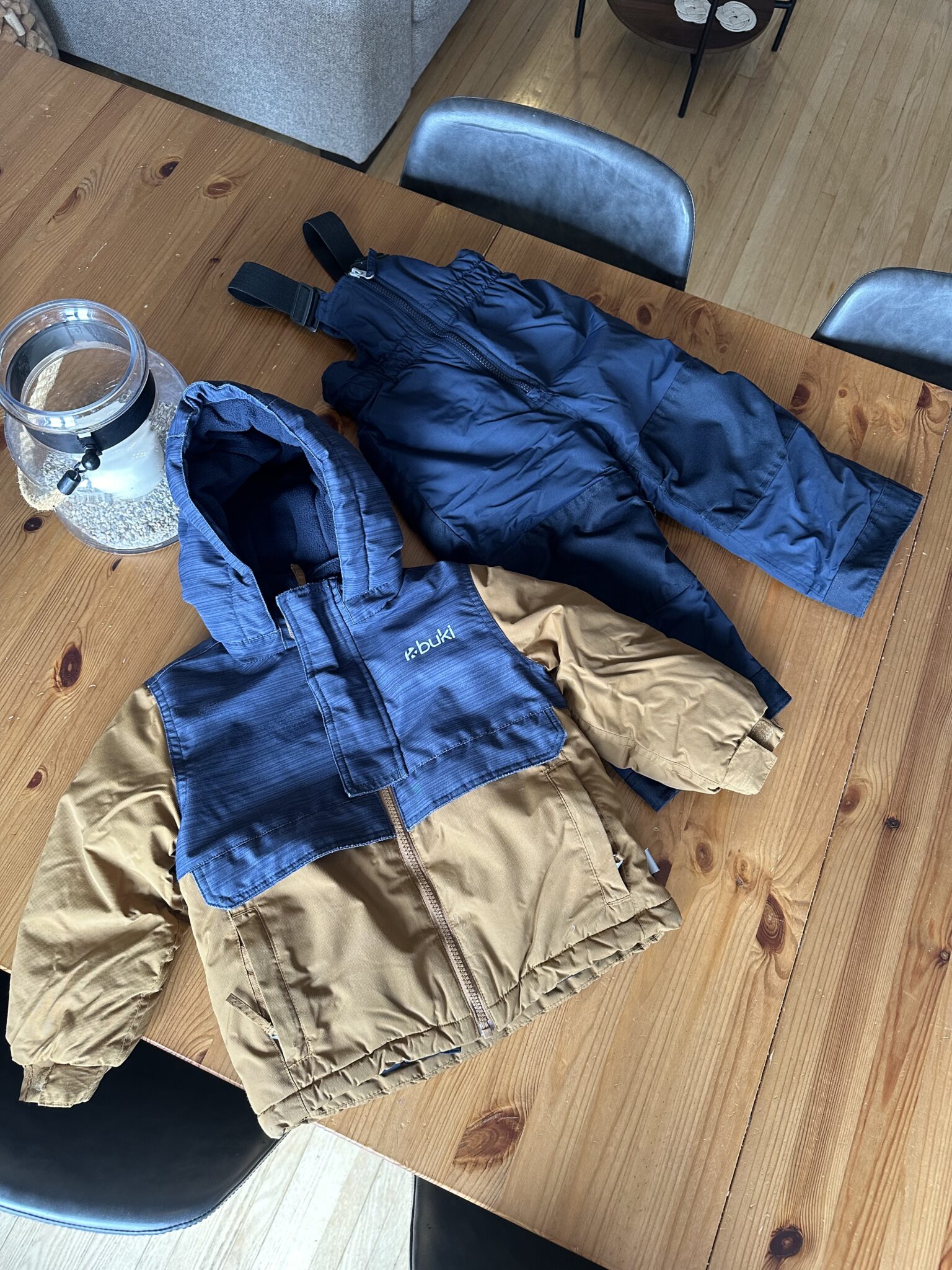 Featured image for Ensemble d'hiver bleu marin et brun
