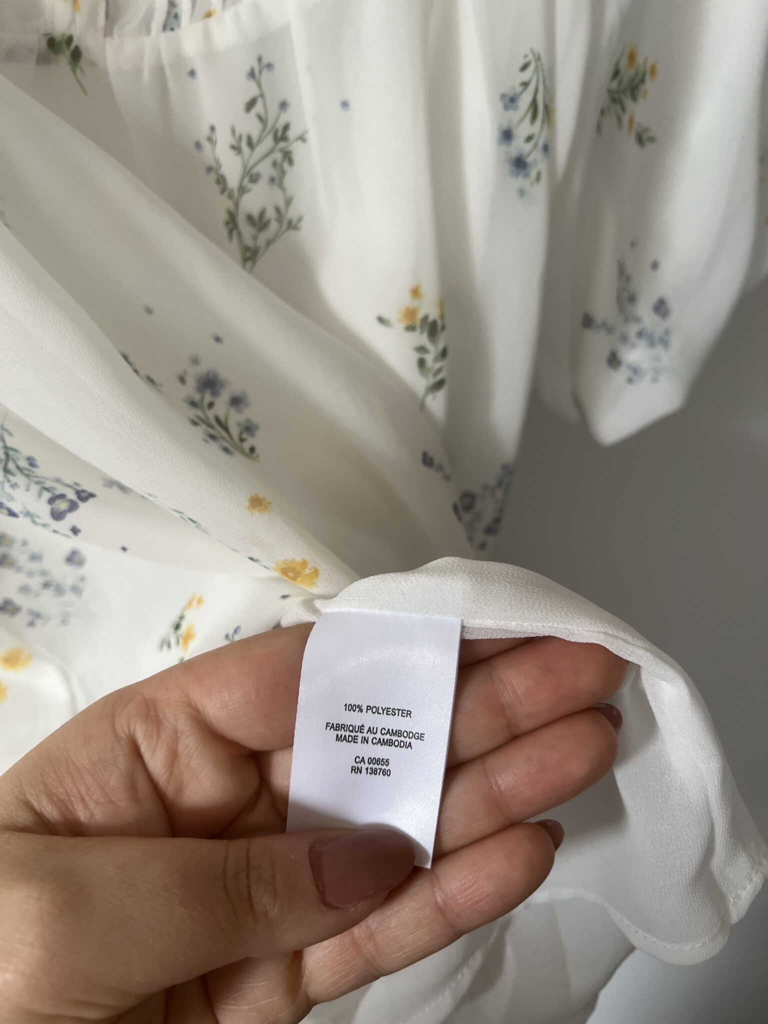 Image for Lightweight floral blouse with puffed short sleeves