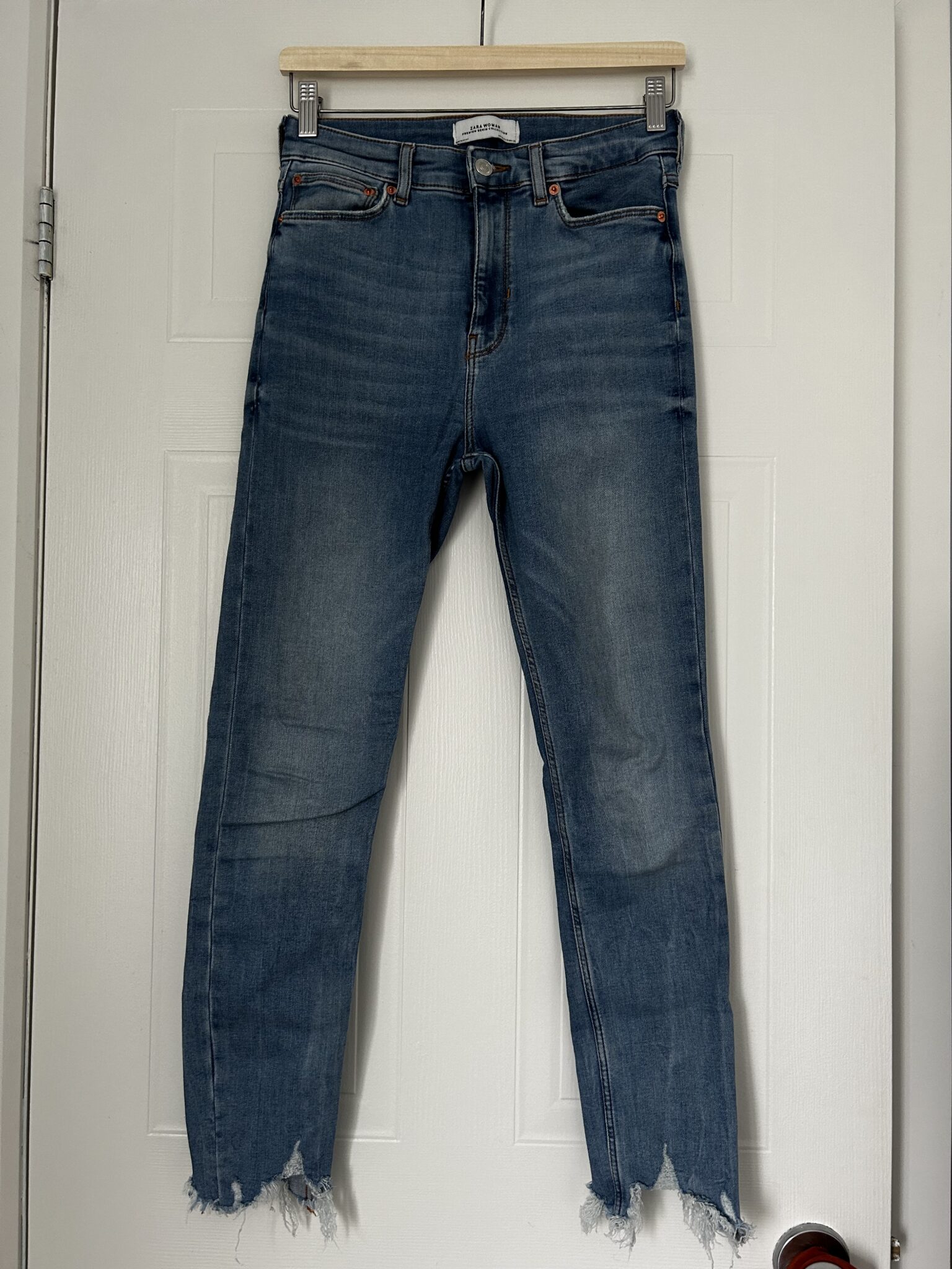 Featured image for Zara jeans size 6