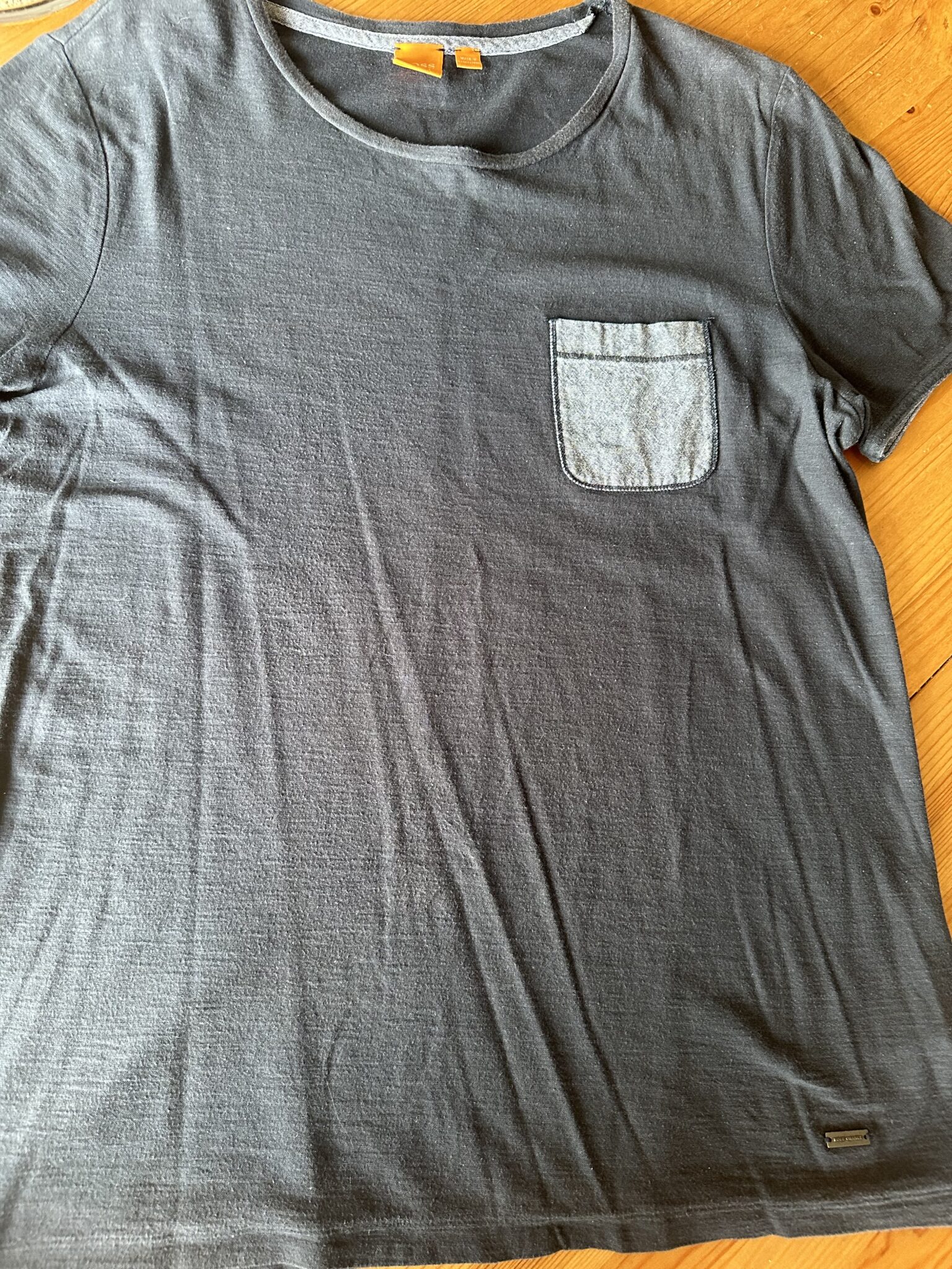 Image for Tshirt bleu marin avec poche