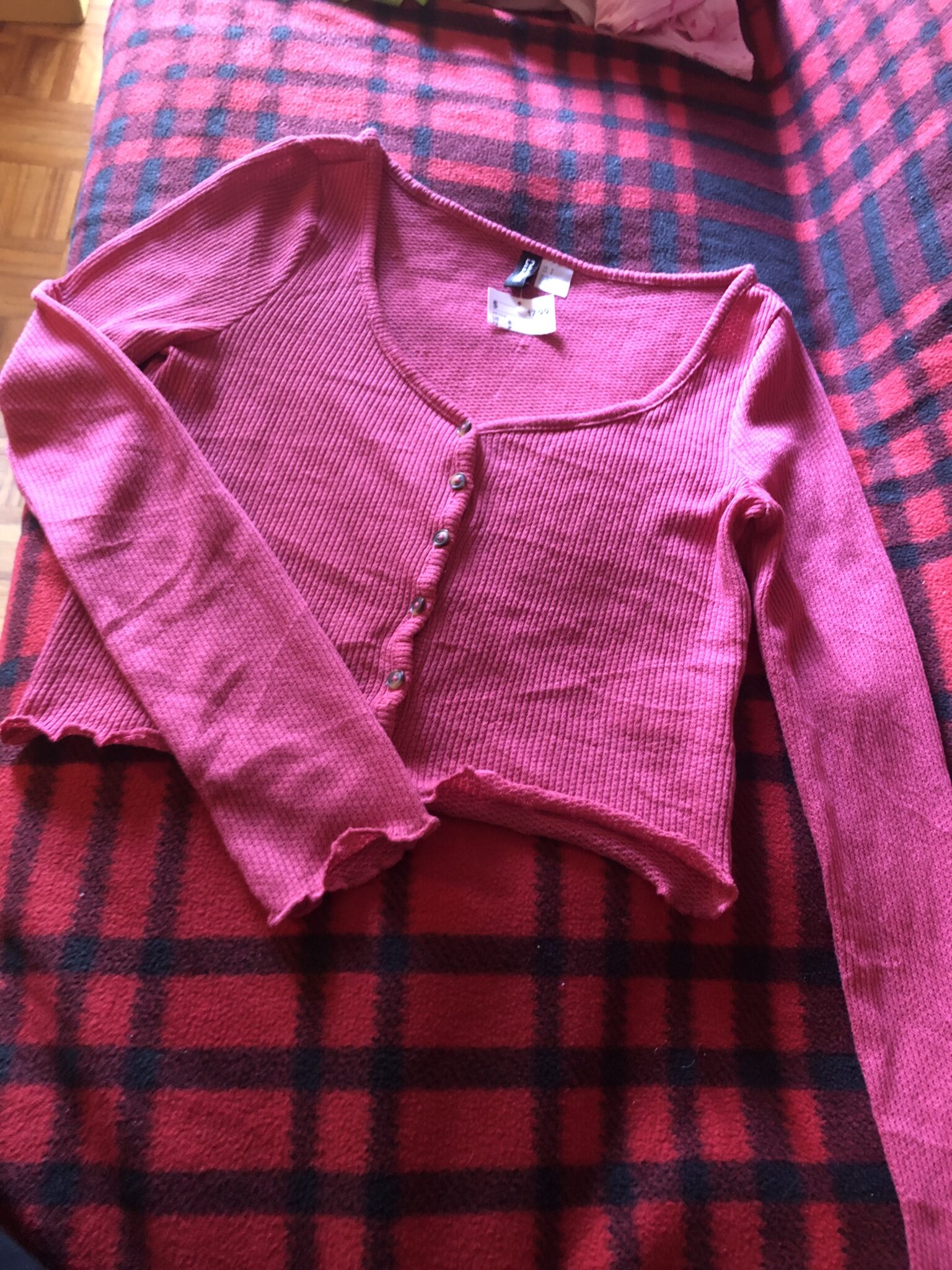 Image for Jolie tite veste légère et juste assez courte! 🌺
