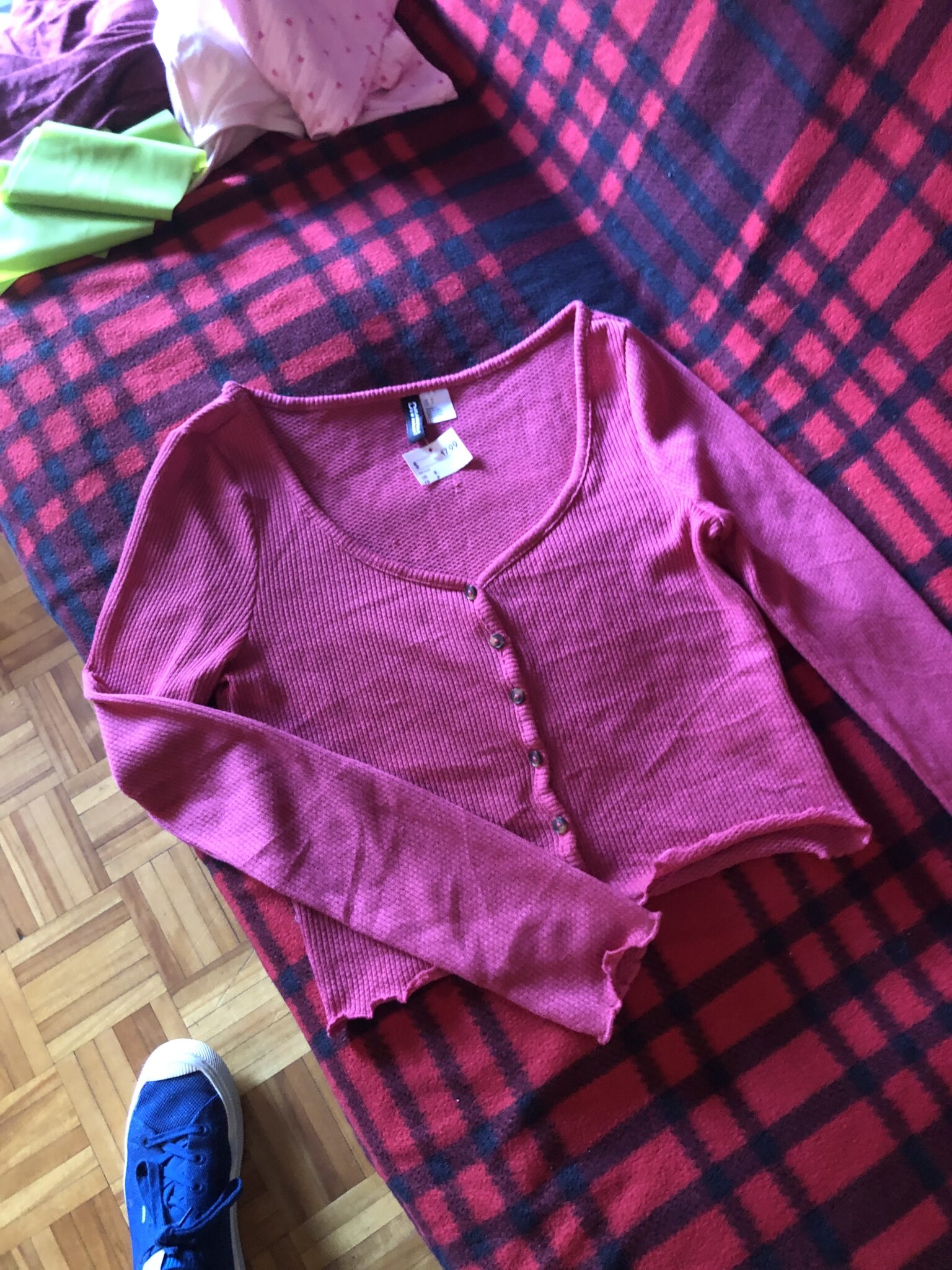 Featured image for Jolie tite veste légère et juste assez courte! 🌺