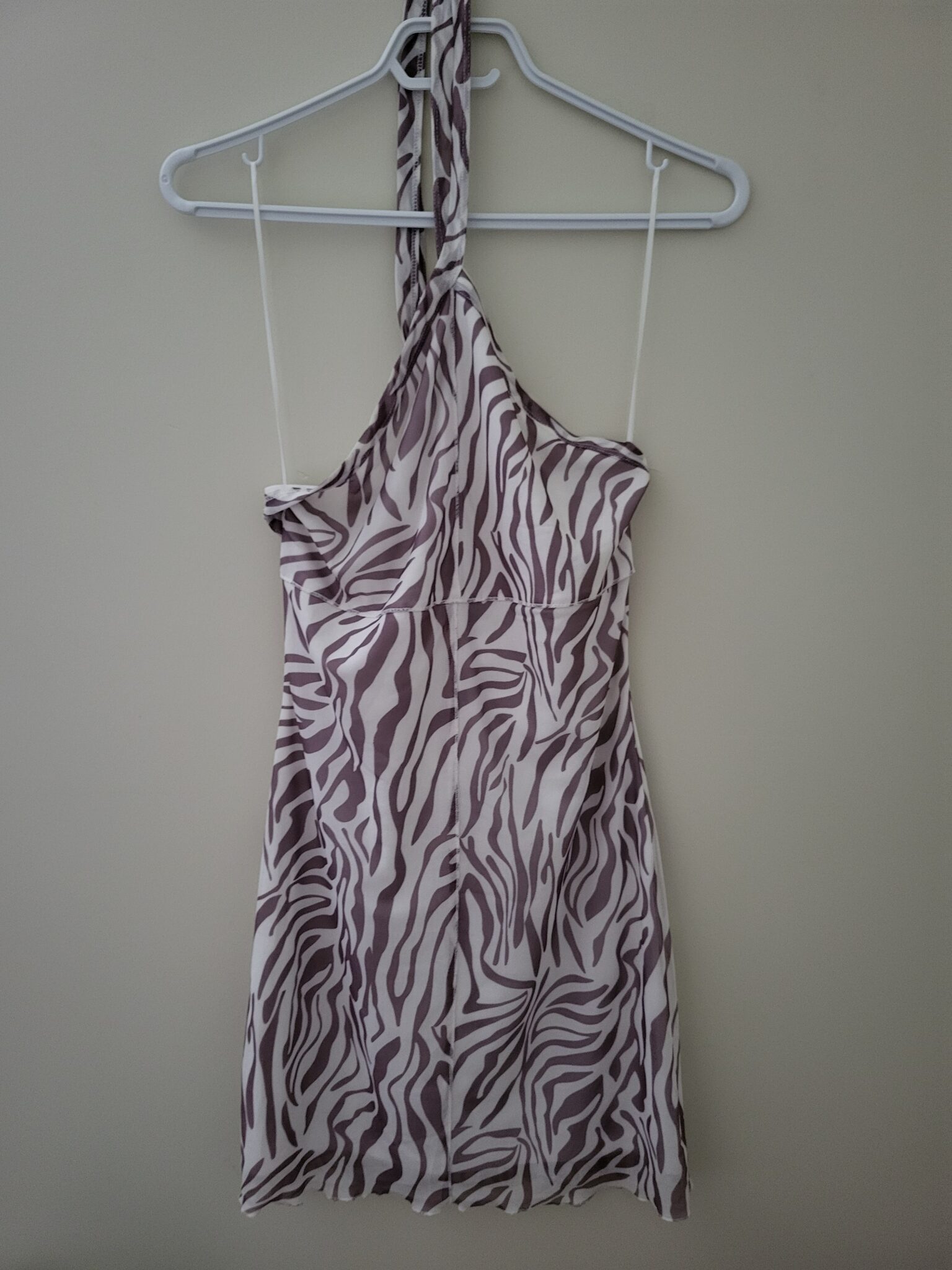 Featured image for Robe grey bandi
