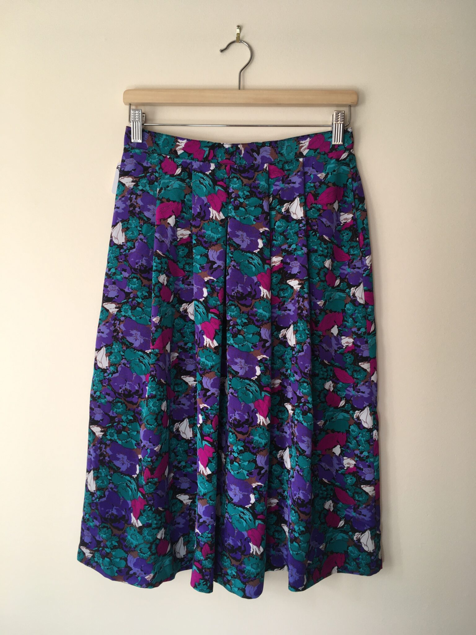 Featured image for Vintage floral midi skirt
