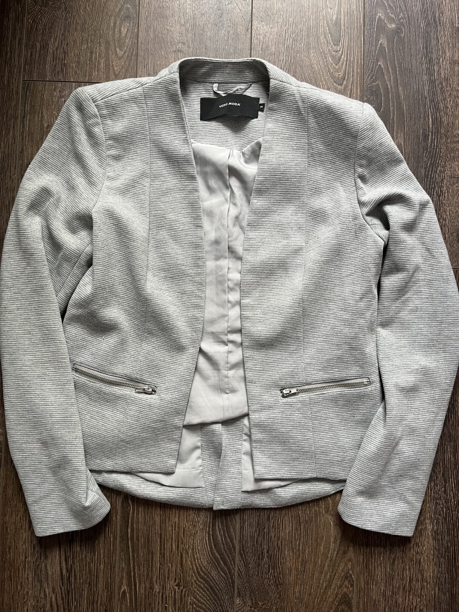 Featured image for Veston gris pâle Vero Moda