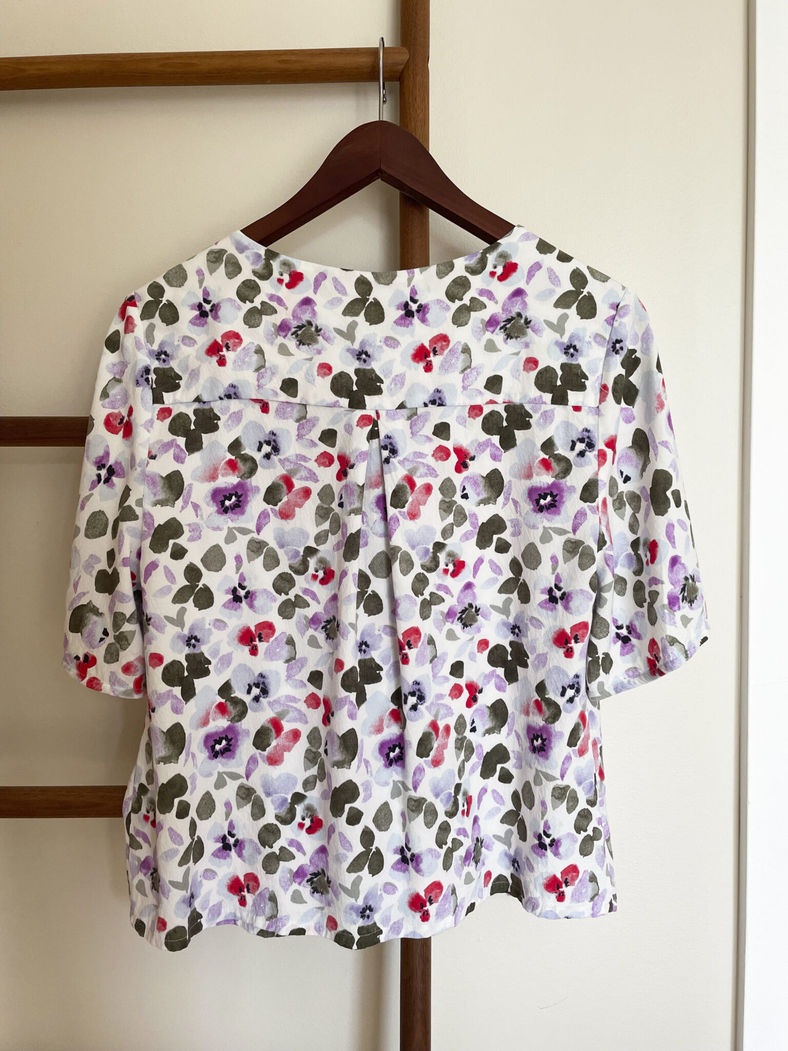 Image for Frank and Oak short-sleeved floral print blouse, size M.