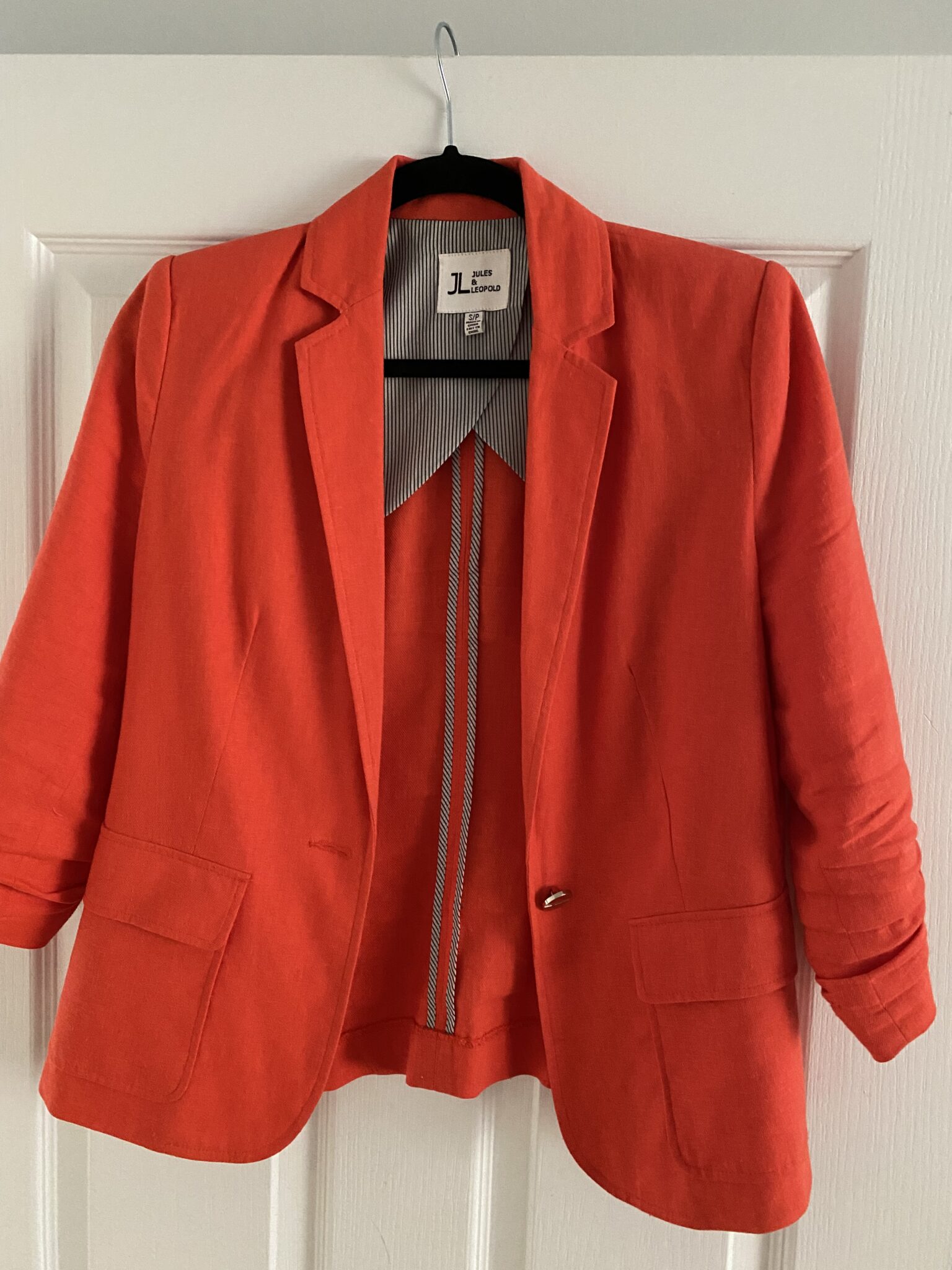 Featured image for Veston rouge - Small