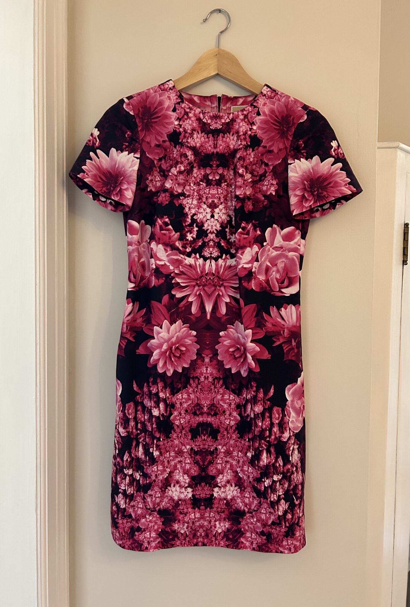 Featured image for Michael Kors robe rose