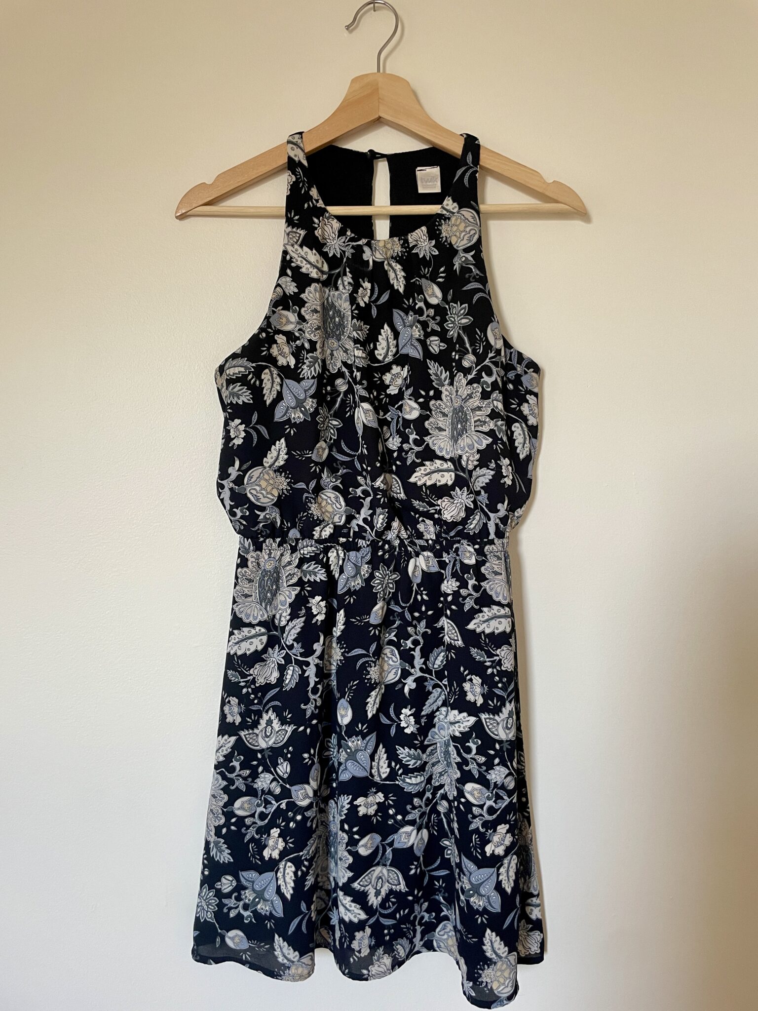 Featured image for Petite robe noire imprimée