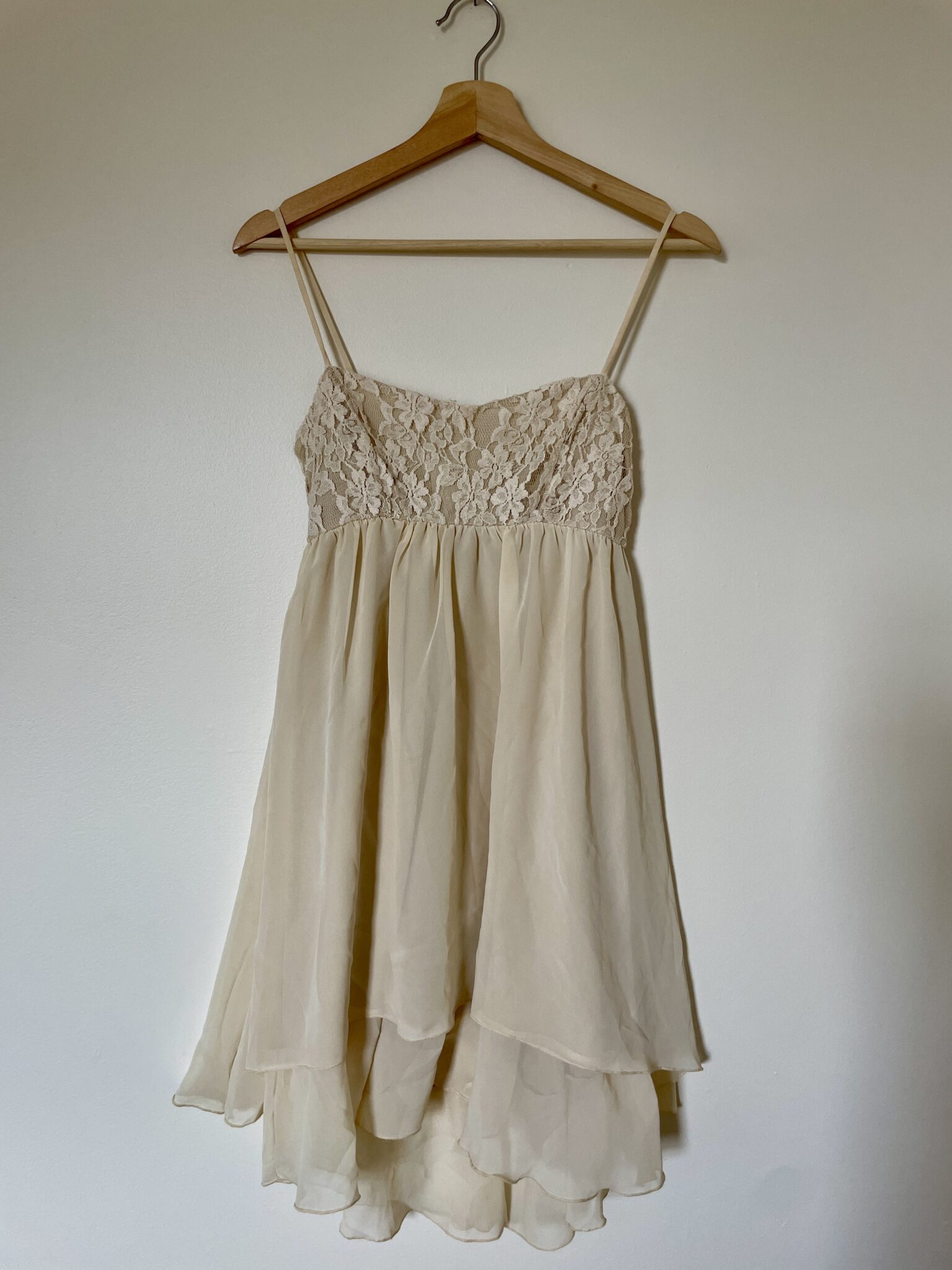 Featured image for Robe babydoll beige doux