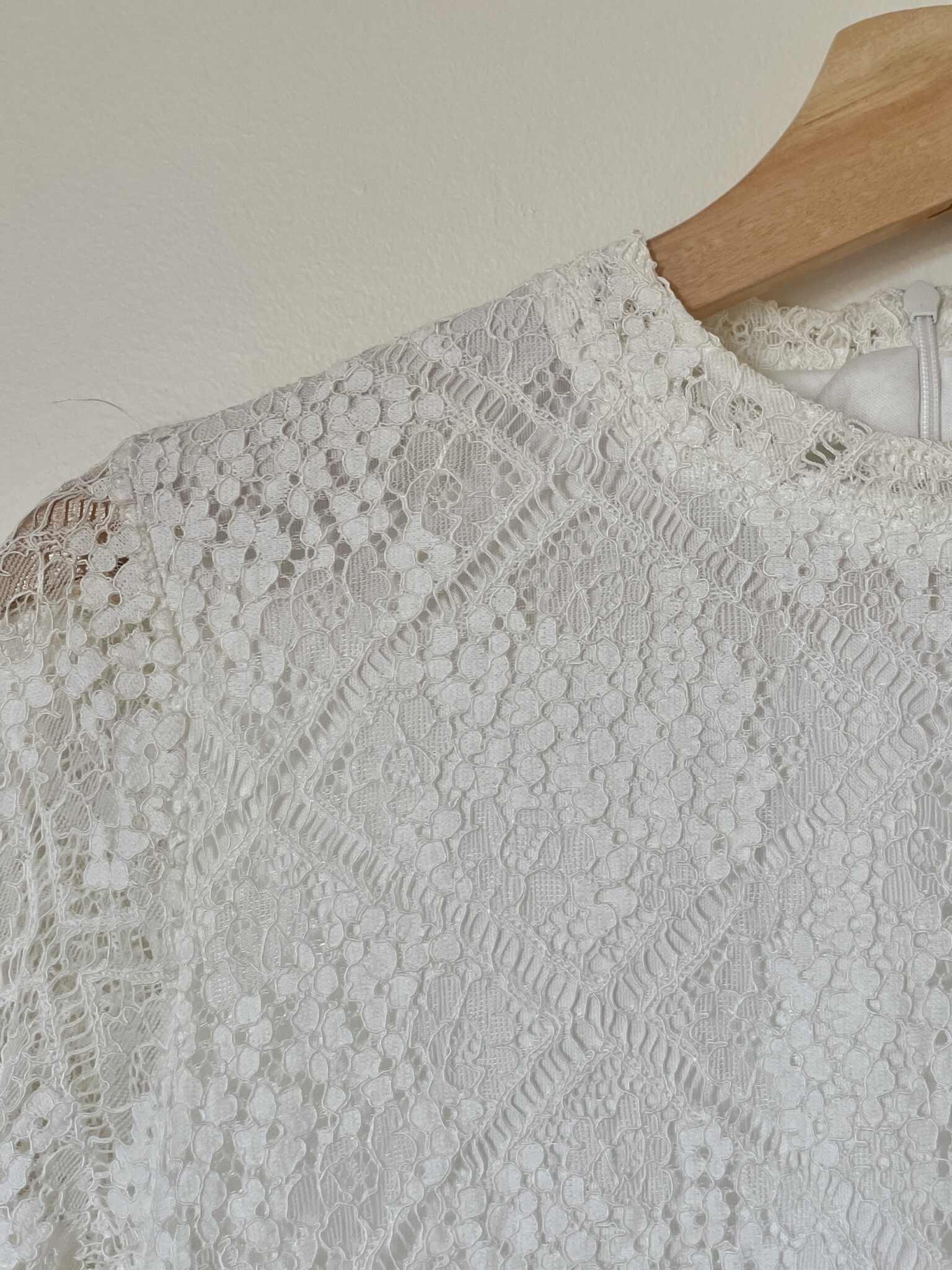 Image for Blouse blanche en dentelle