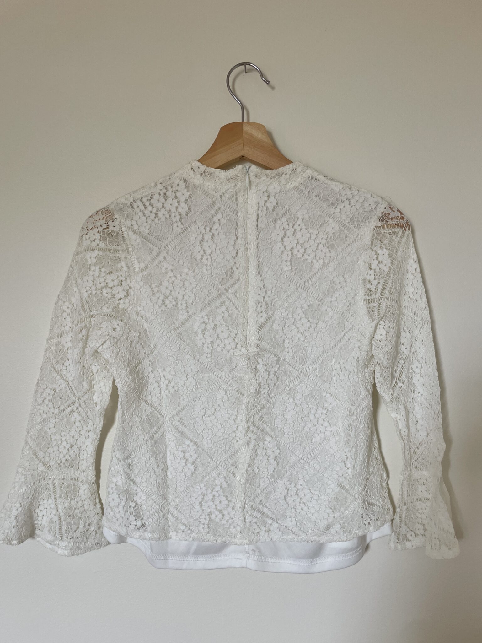 Image for Blouse blanche en dentelle