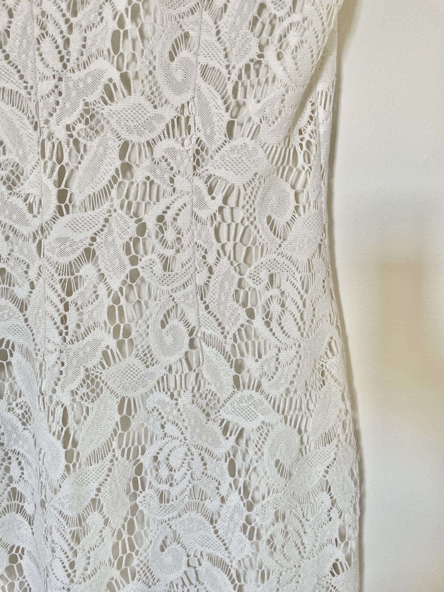 Image for Petite robe blanche en dentelle