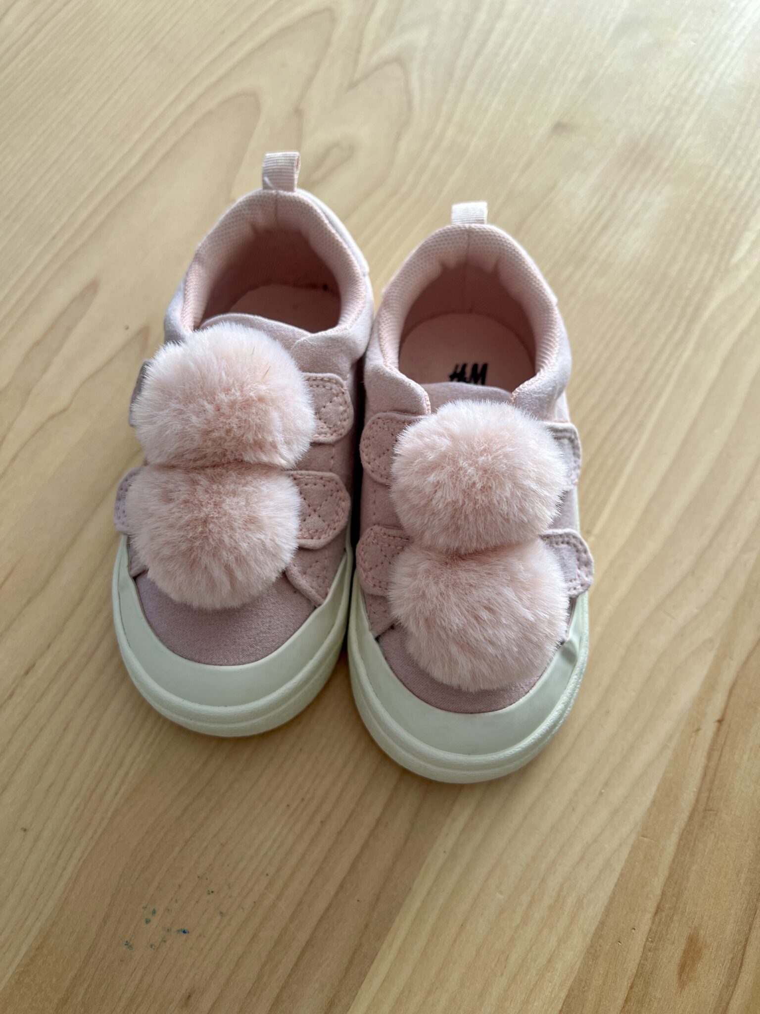 Featured image for shoes never worn size 23