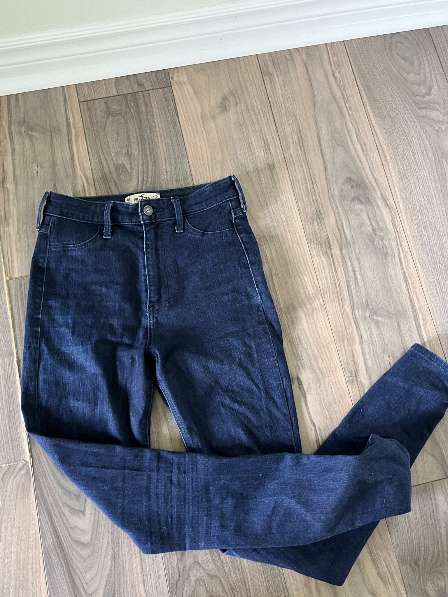 Featured image for Hollister jeans