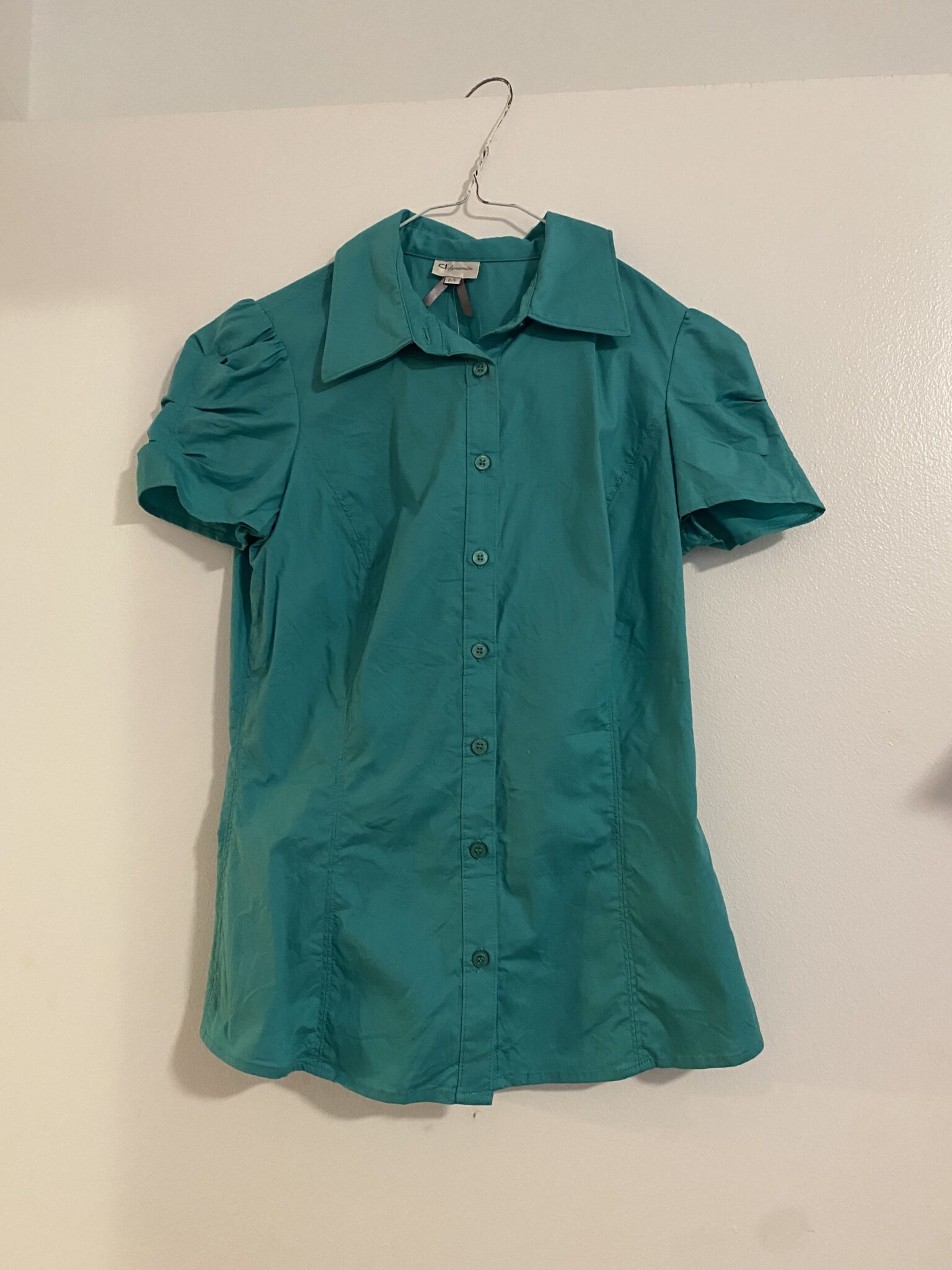 Featured image for Neuve, Blouse manches courtes neuve Dynamite