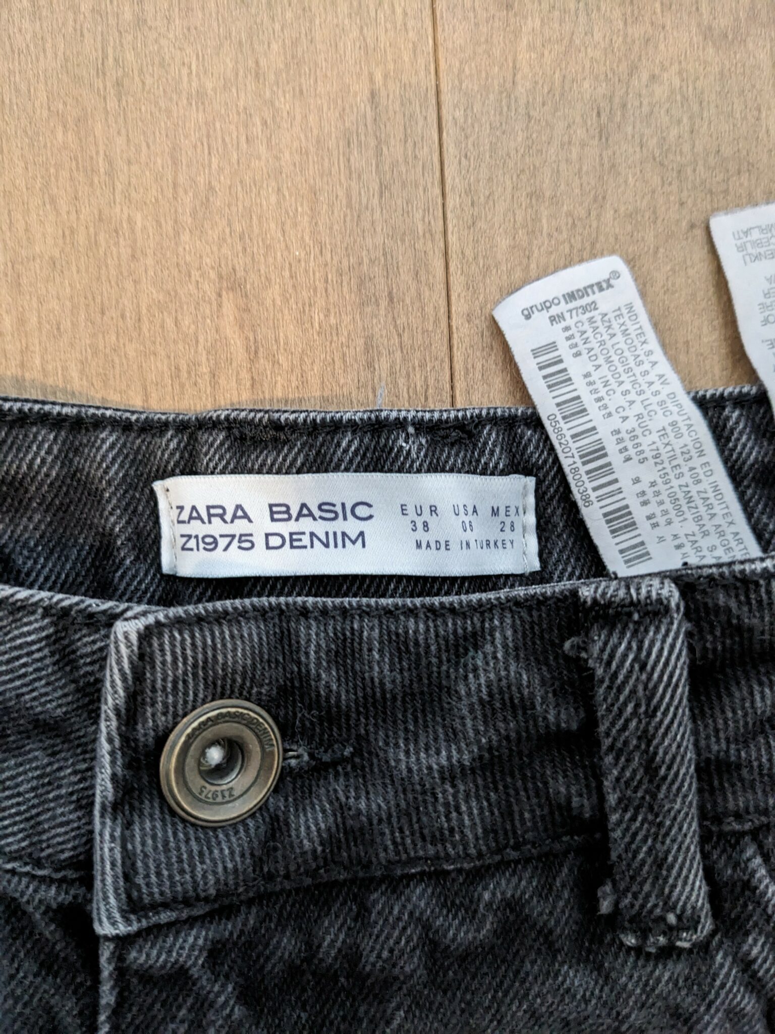Image for Zara/Short en Jeans Sz 6