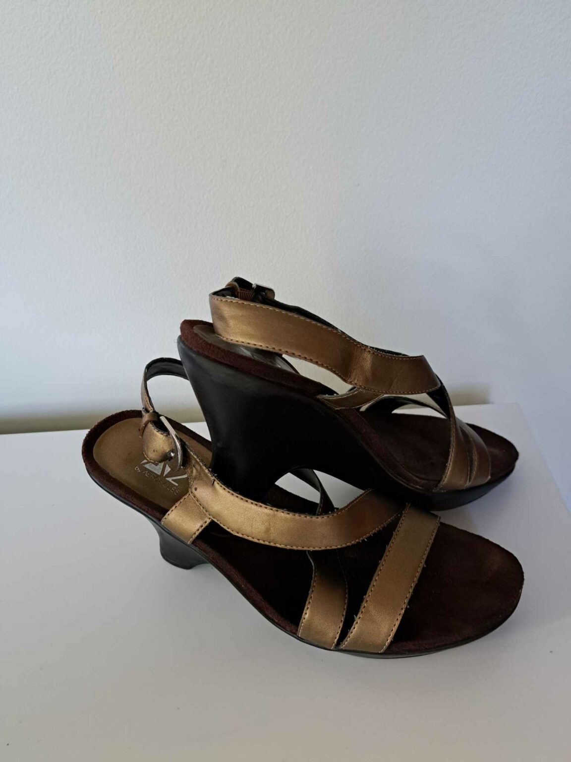 Featured image for Sandales Bronze taille 9B par A2 by Aerosoles - ultra confortables!