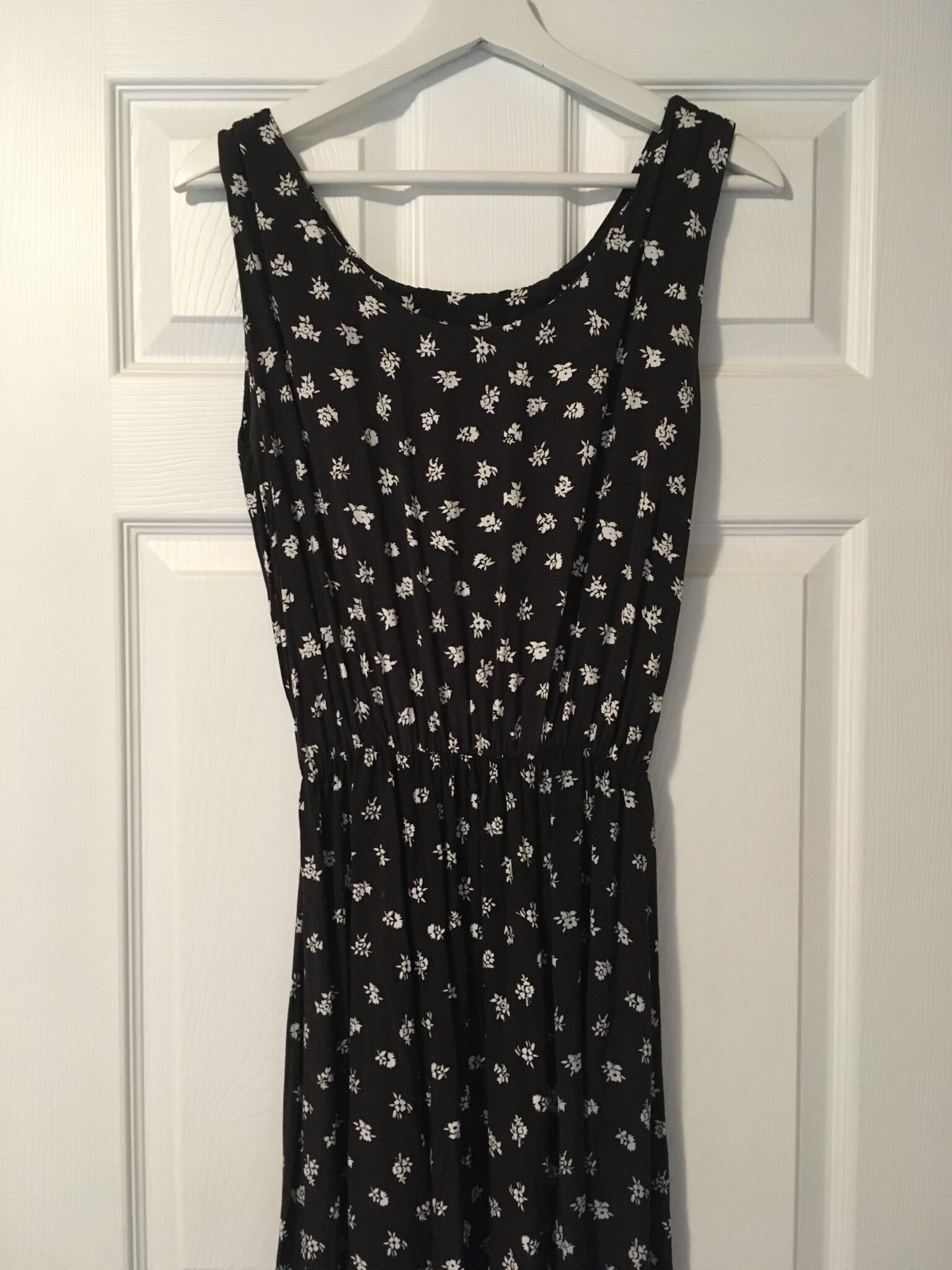 Featured image for 90's style vintage nineties floral dress