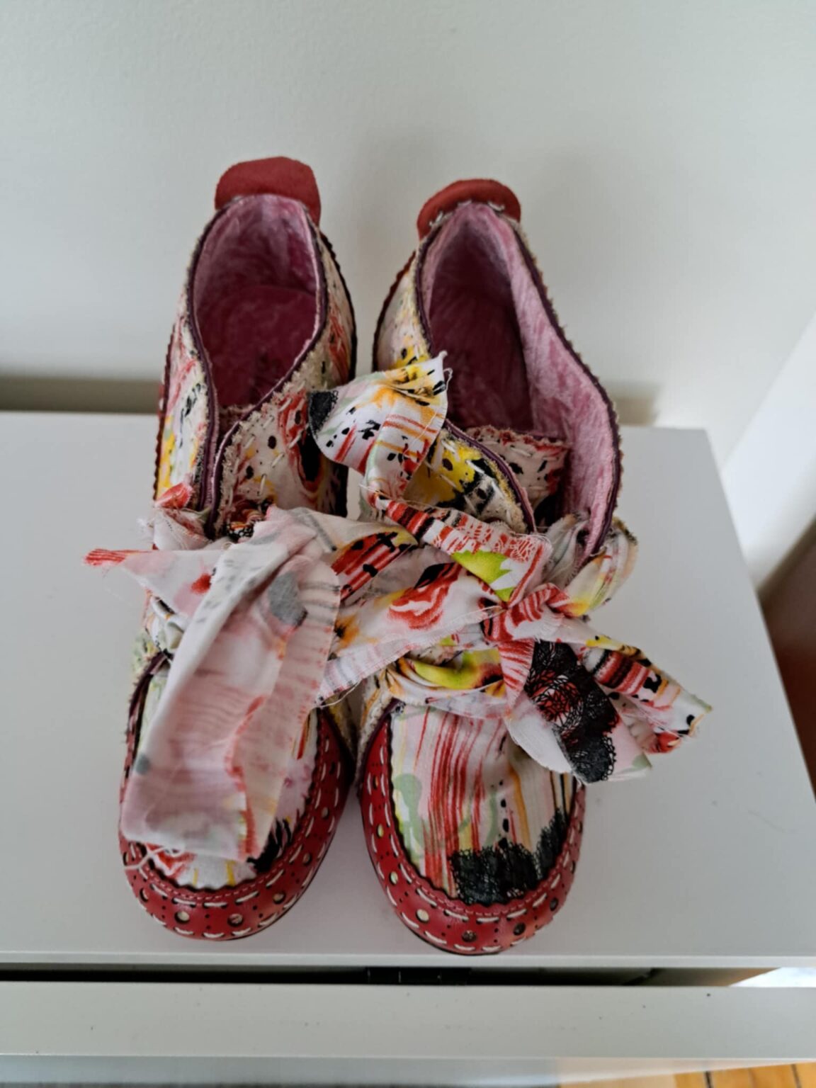 Image for Magnifiques et originaux - Souliers en cuir et tissu de couleur rouge taille 10