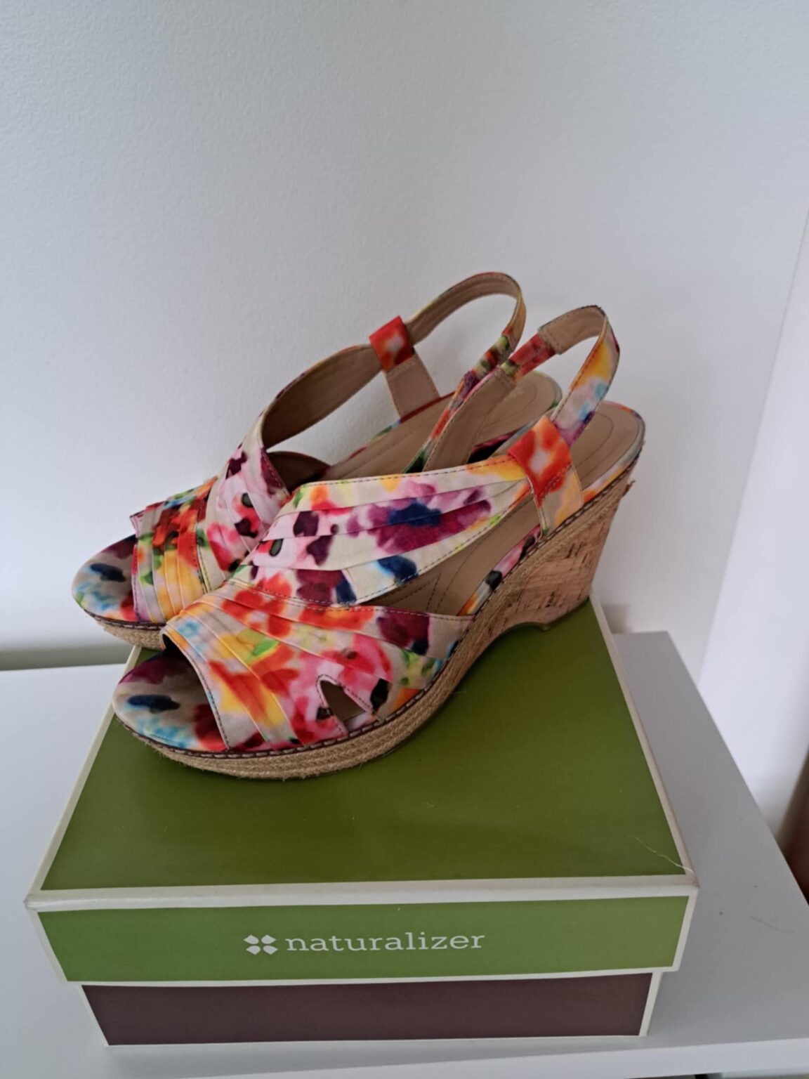 Image for Superbes sandales florales N5 Confort de Naturalizer - de taille 9½ M