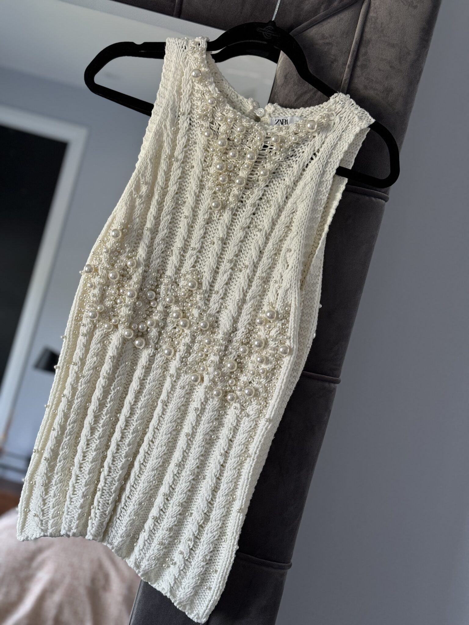 Featured image for Top en maille à perles (Zara)