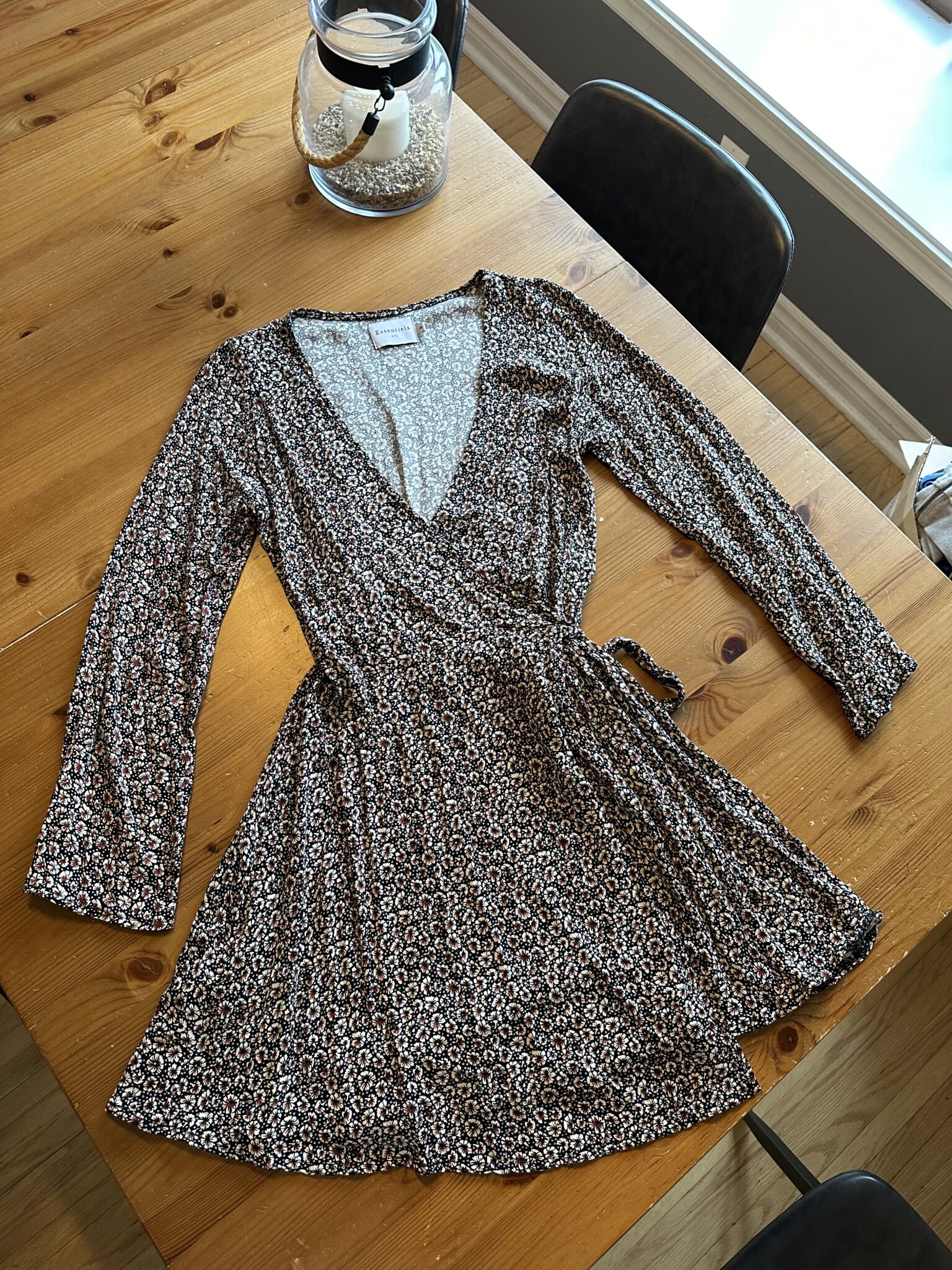 Featured image for Robe porte-feuille à fleurs