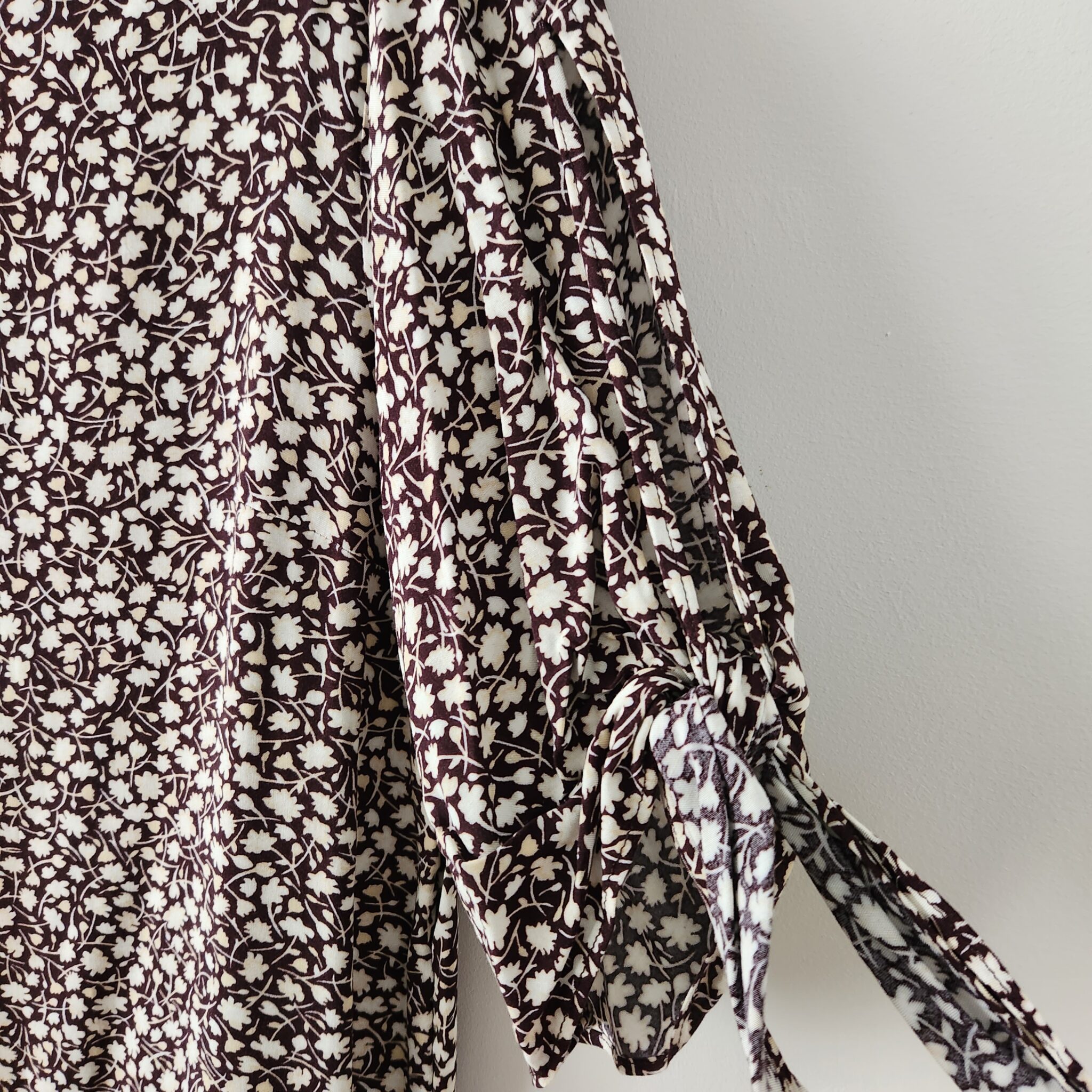 Image for Robe fleuries manches en boucles