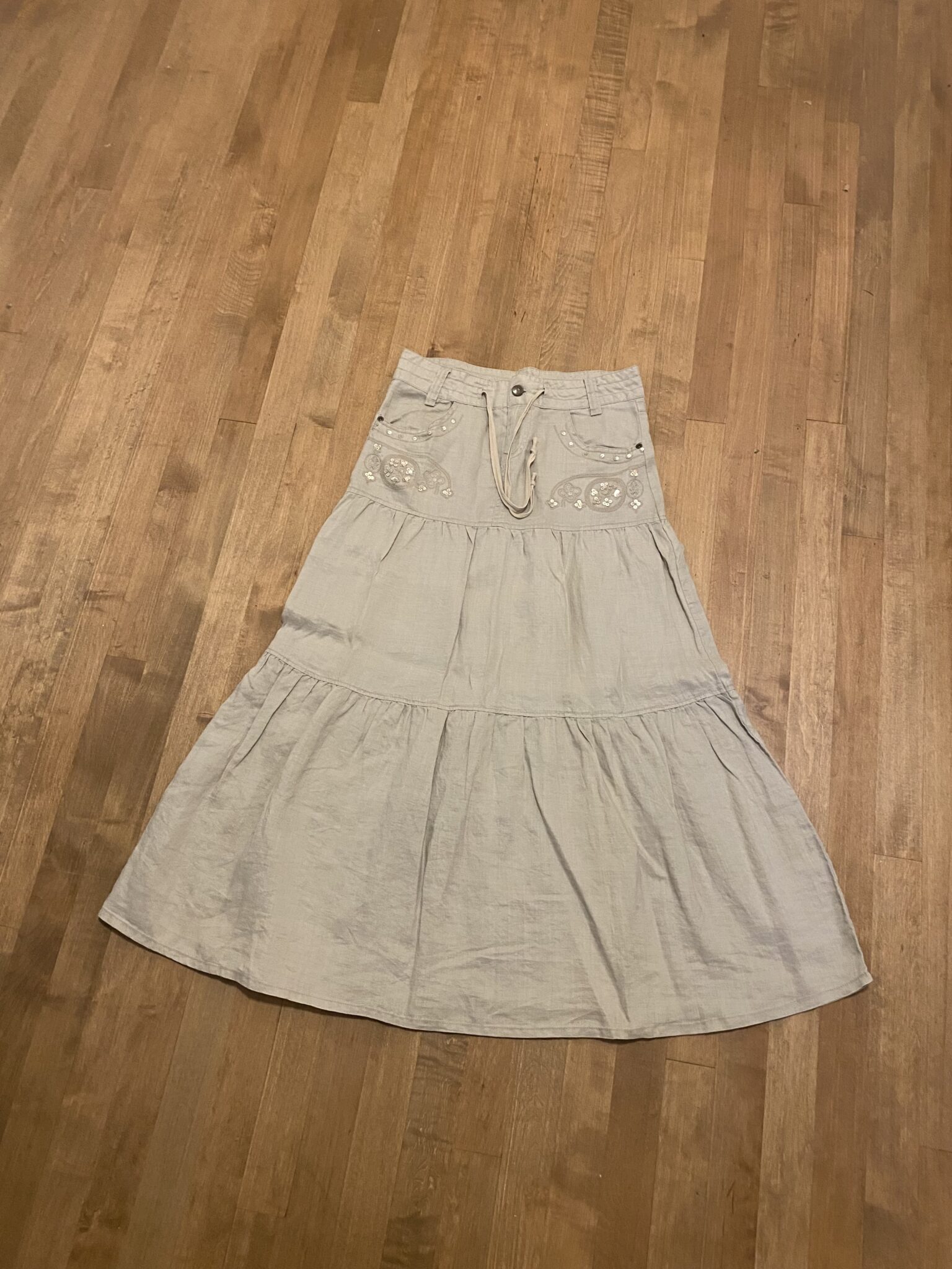 Featured image for Jupe longue avec broderie 100% lin