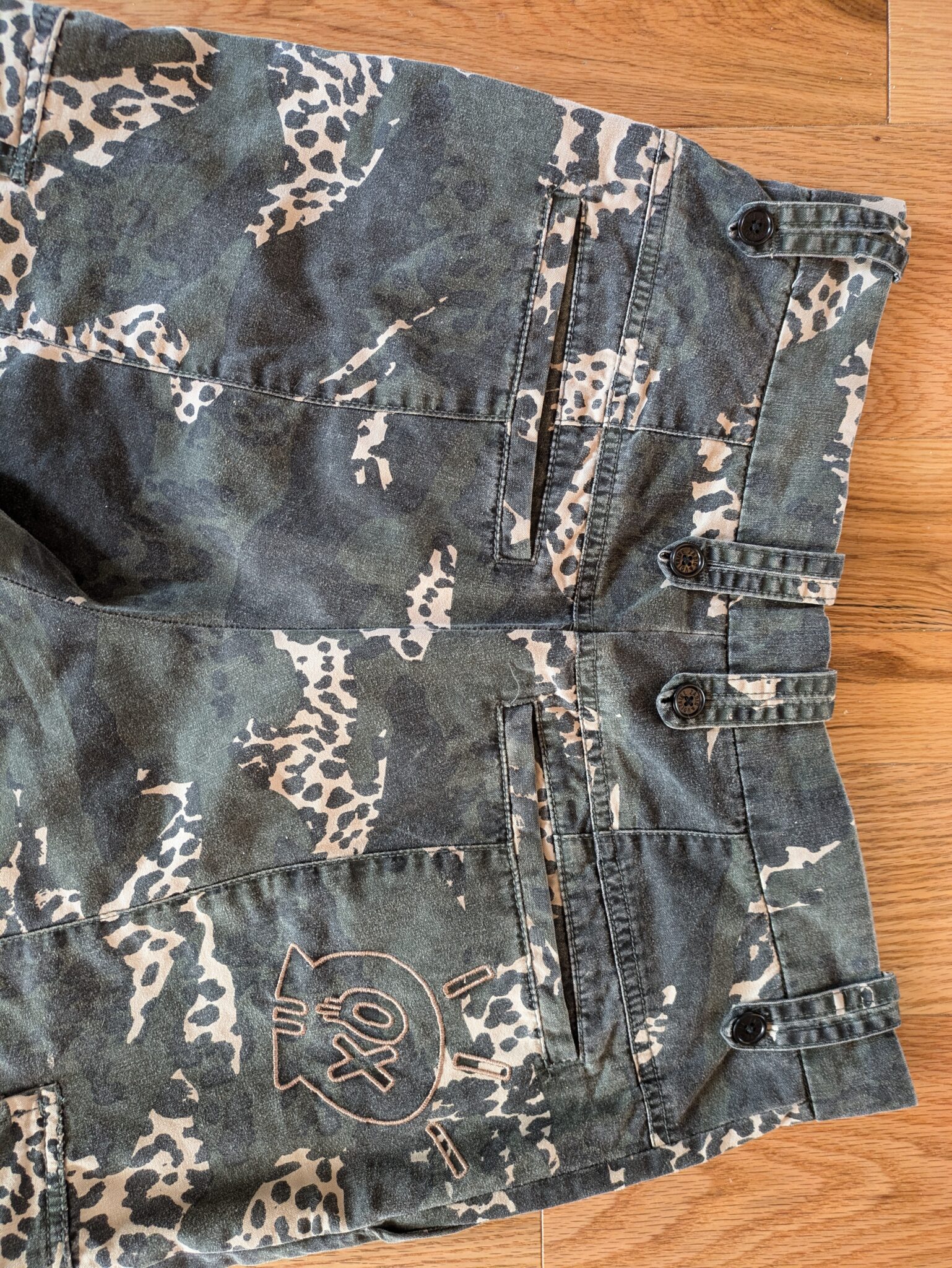 Image for Zadig & Voltaire Pilote Camo Leo Taille 40