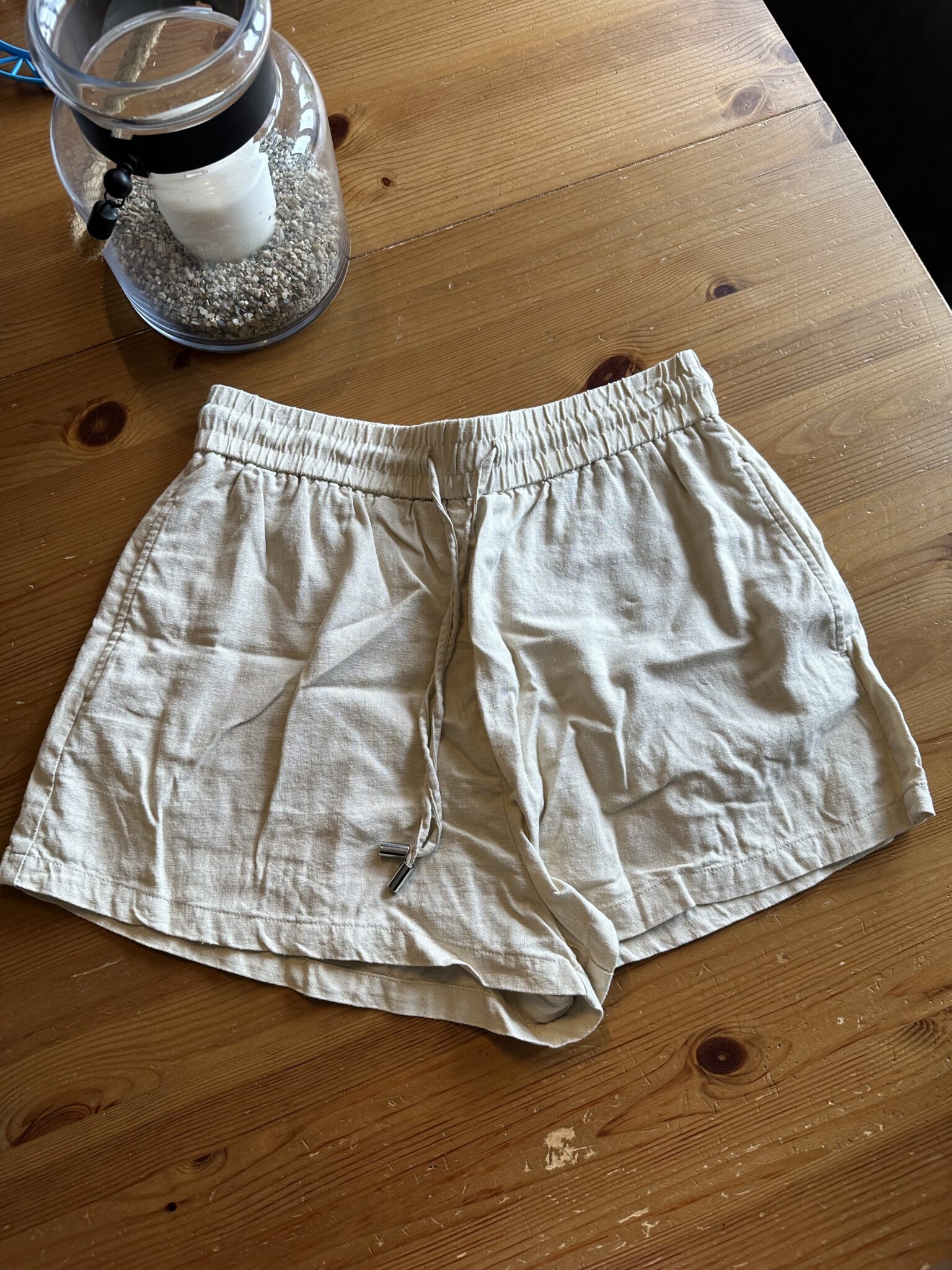 Featured image for Short beige en lin