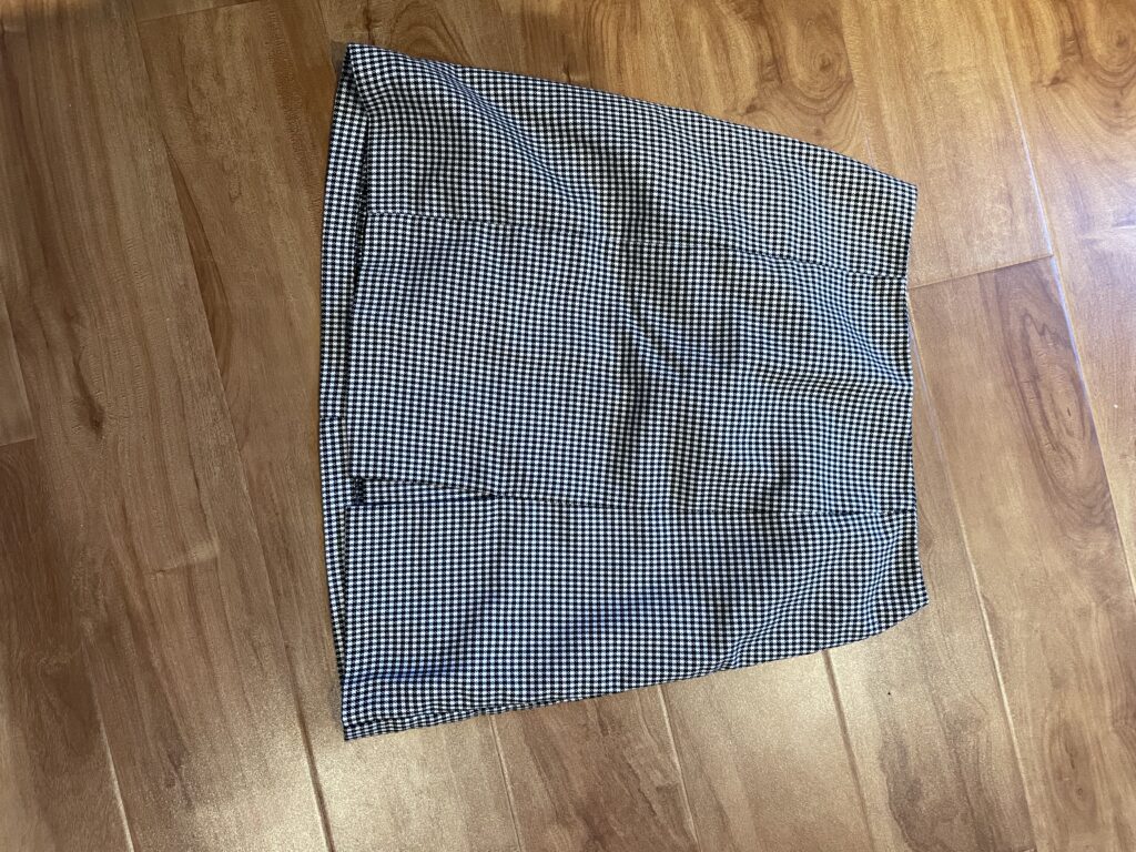 Featured image for Short plaid skirt twik