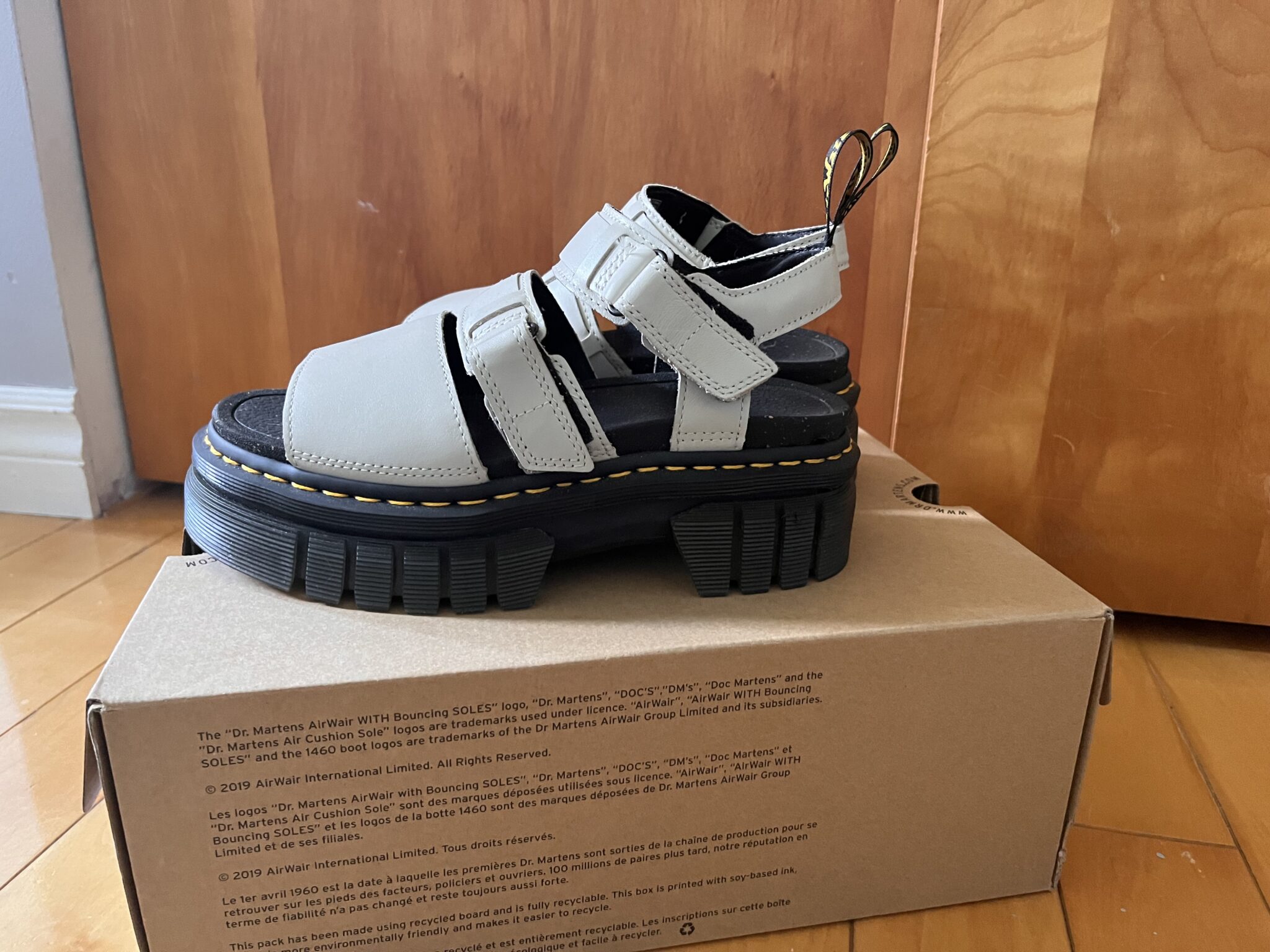 Featured image for Dr.Martens Ricki sandales