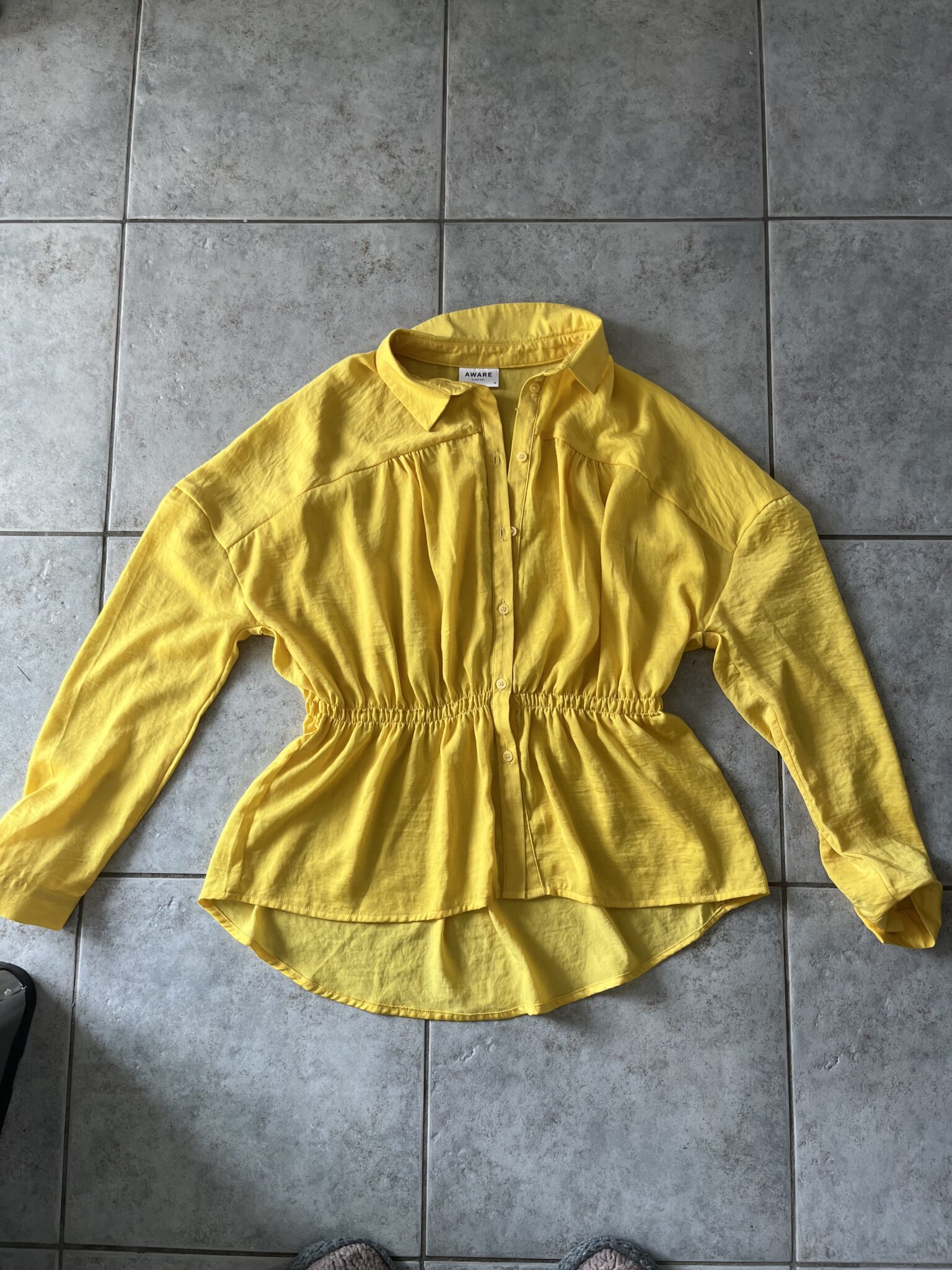 Featured image for Chemise d’été jaune vif