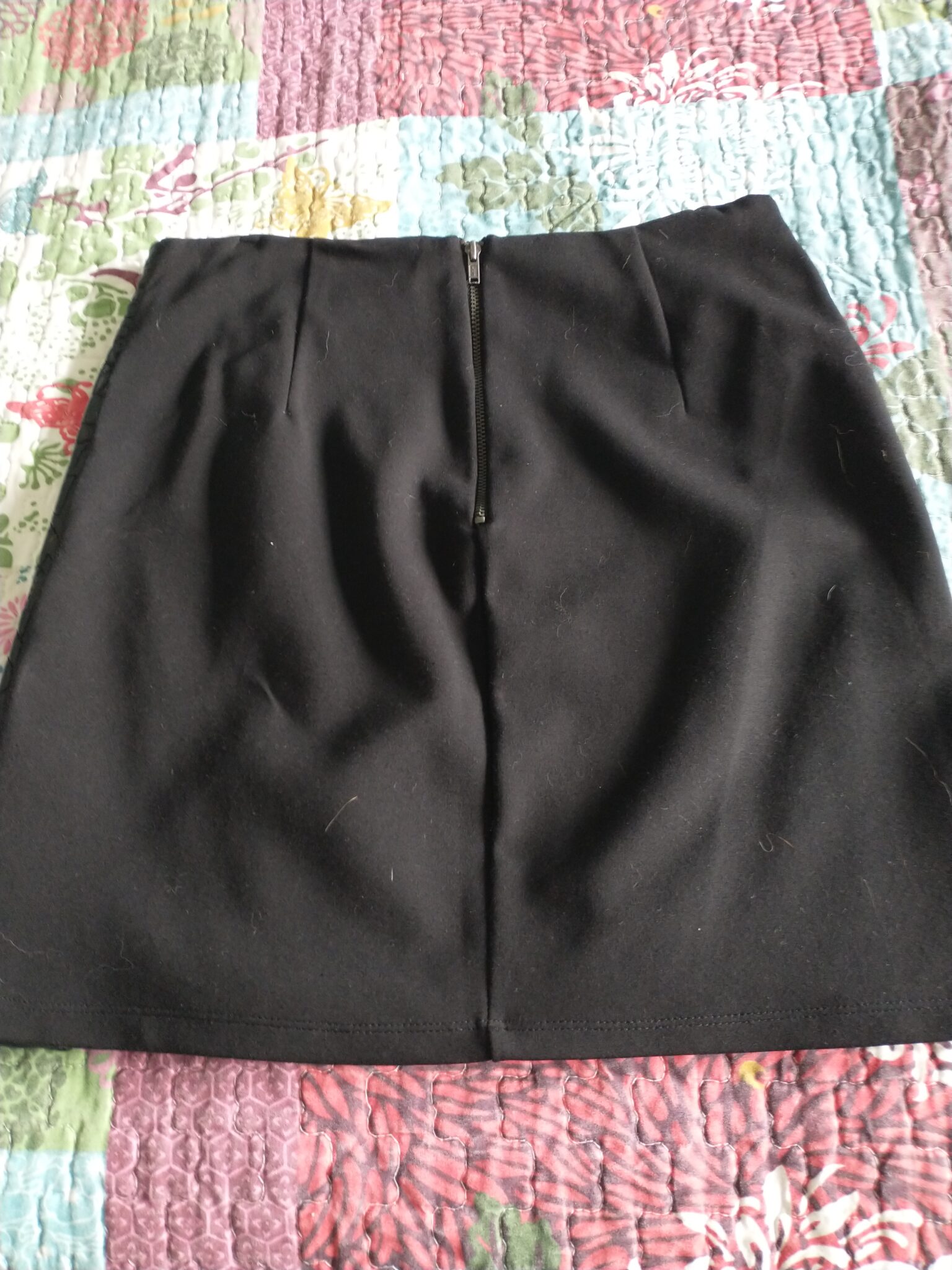 Image for Jupe noire devant en faux cuir