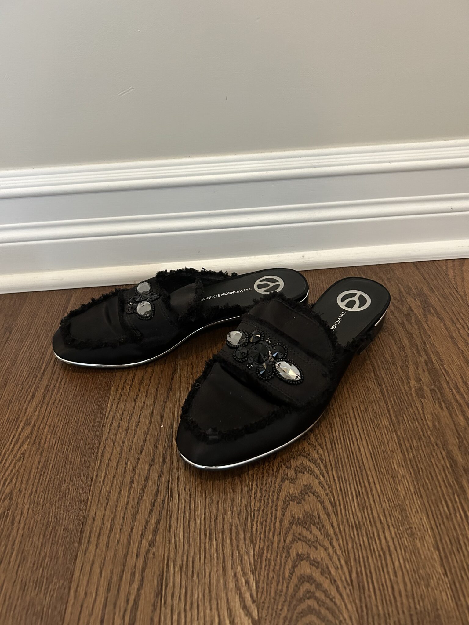 Image for The Wishbone collection mule