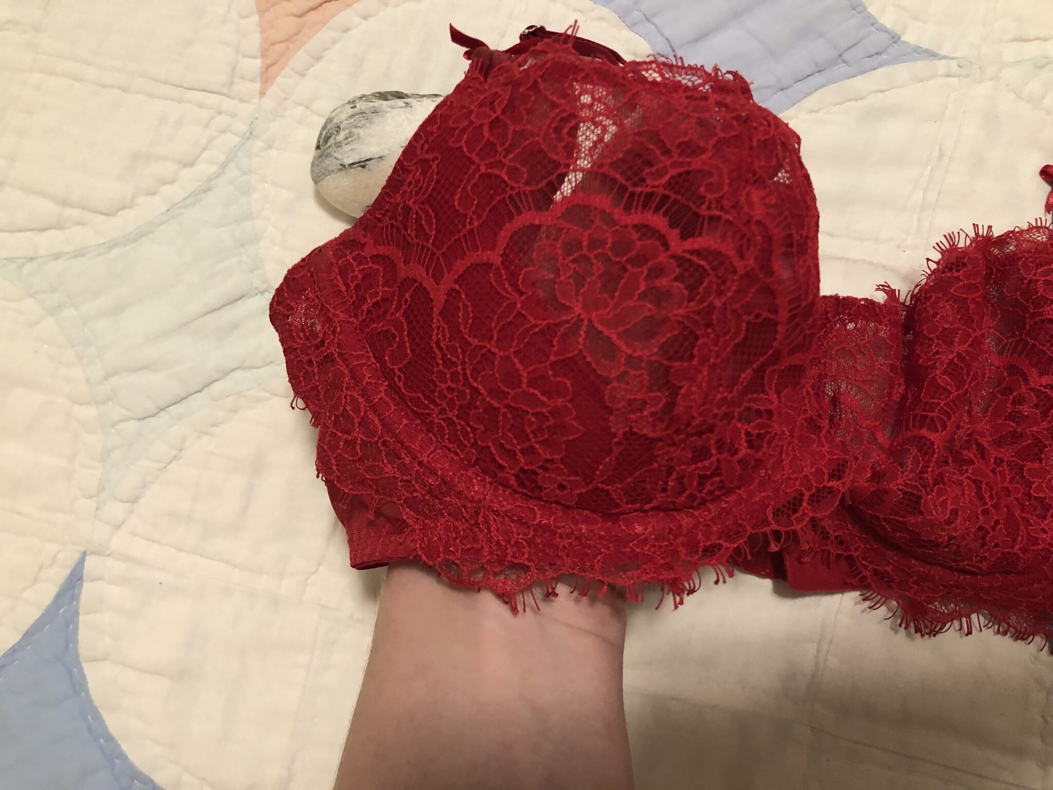 Featured image for Magnificent lightweight bra red 34b-c / 36a-b