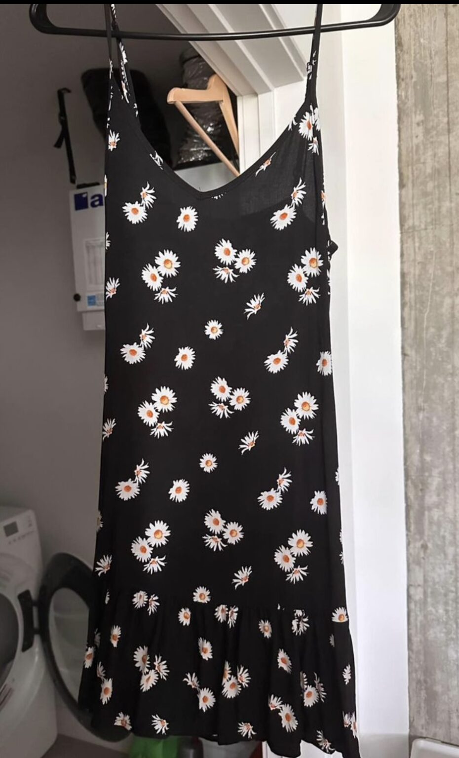 Featured image for Brand new Ardene summer dress with pretty daisies and detail at the bottom of the dress.