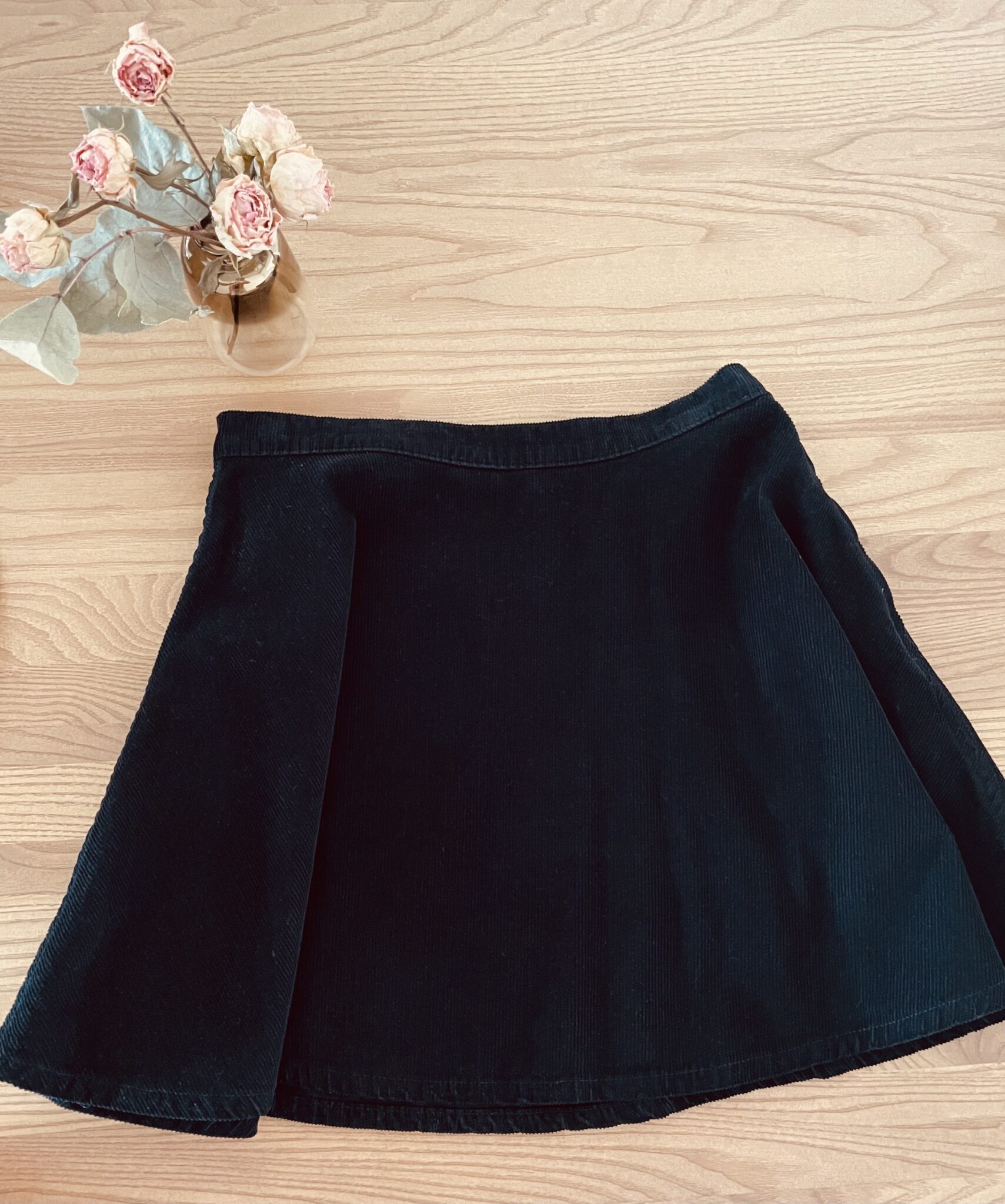 Featured image for Jupe Corduroy Noire American Apparel
