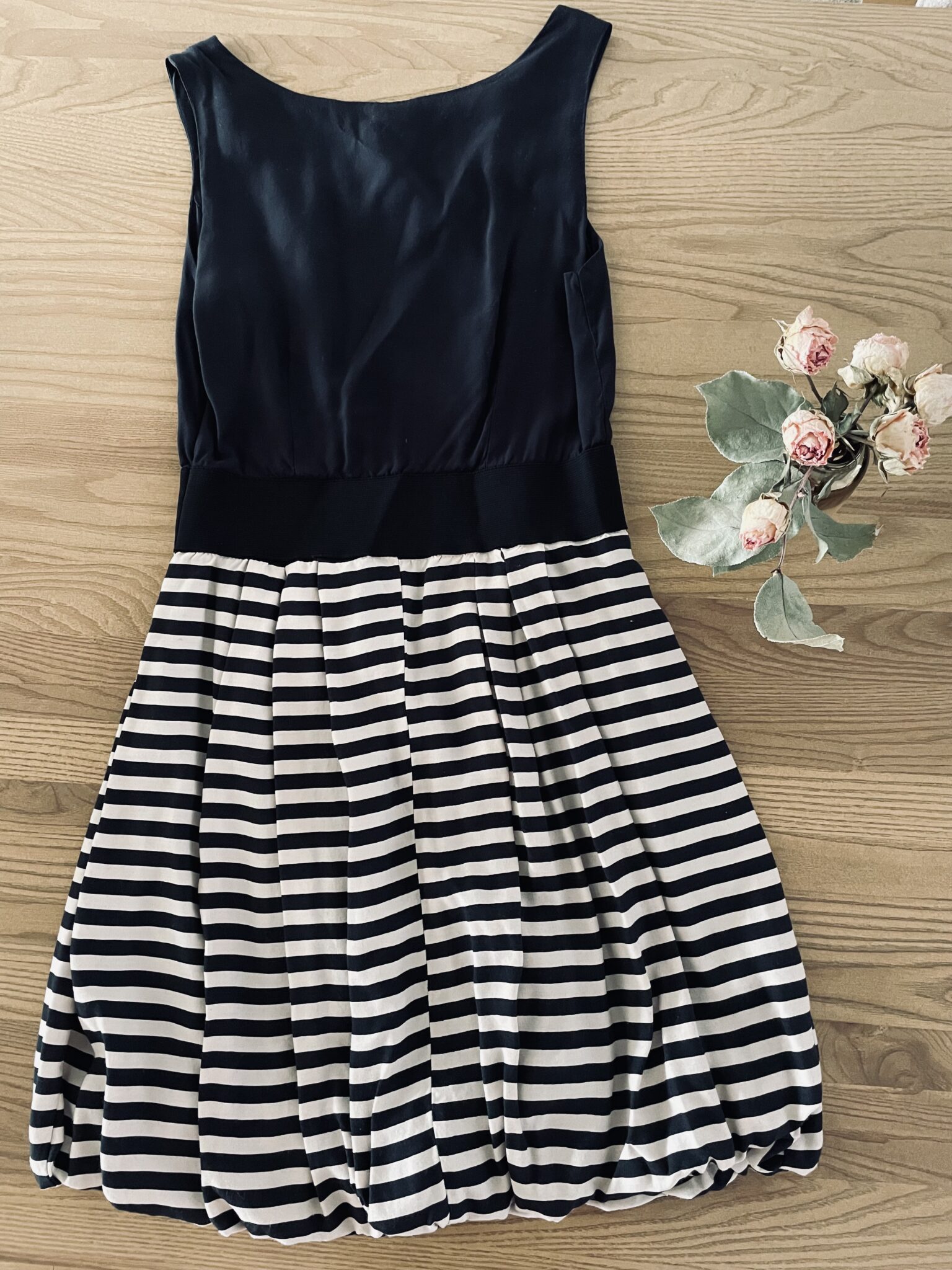 Image for Robe cintrée avec taille élastique