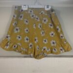Featured thumbnail for Short fleuri jaune